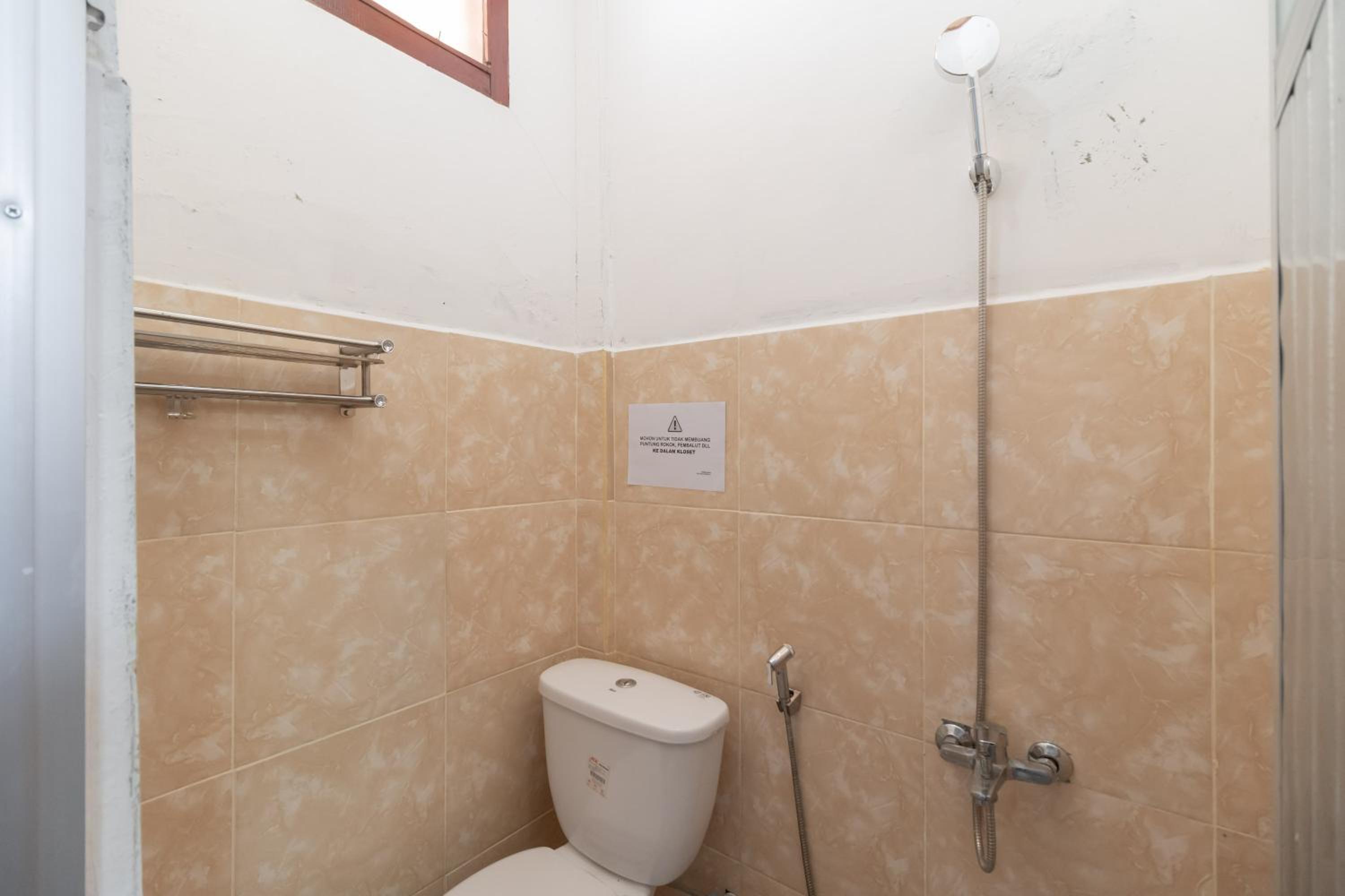 Standard Double Room - Photo 10
