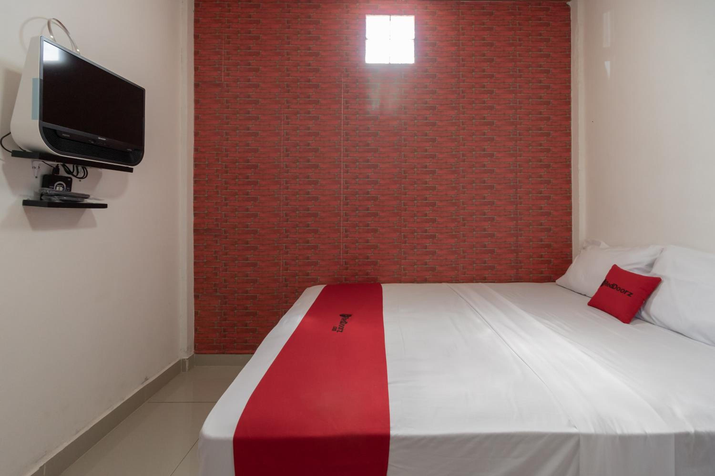 Standard Double Room - Photo 4