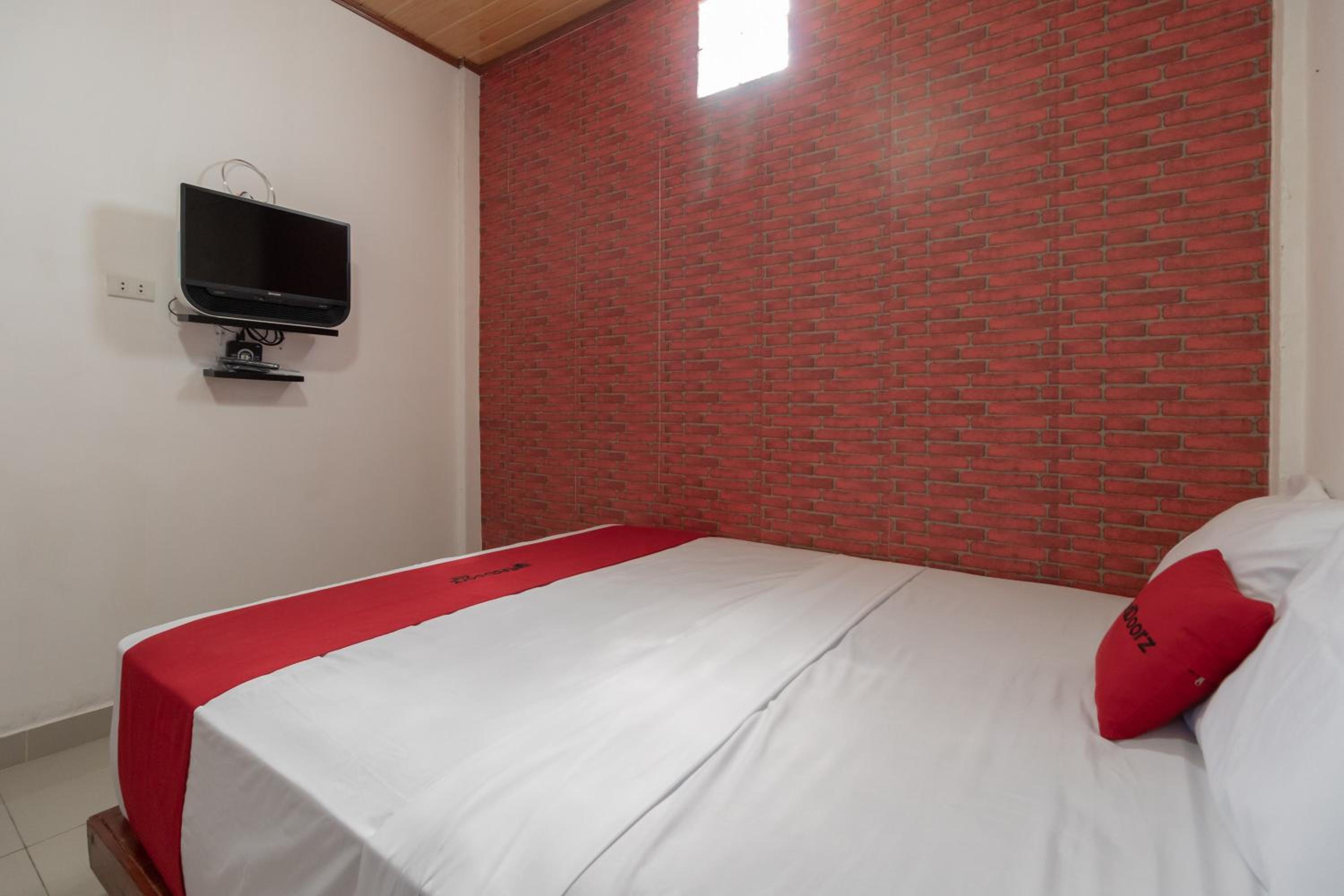 Standard Double Room - Photo 5