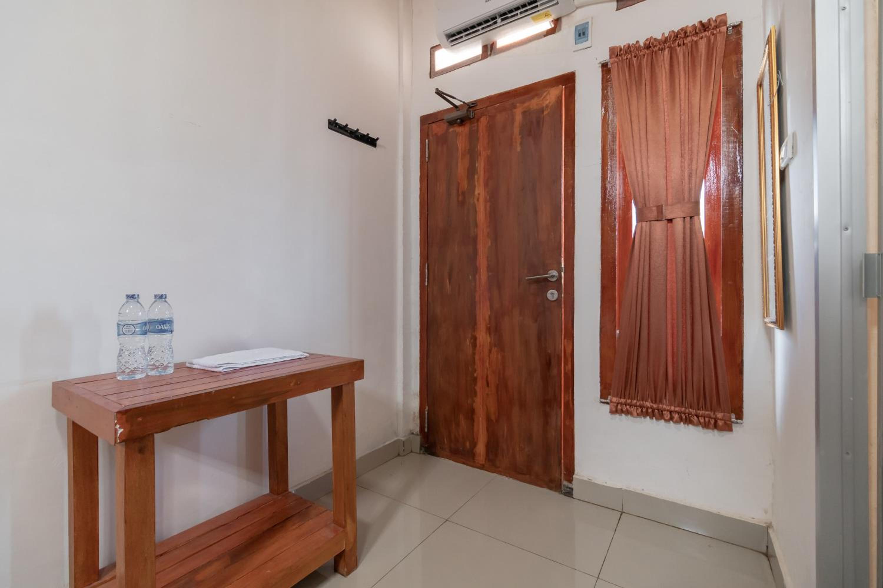 Standard Double Room - Photo 7