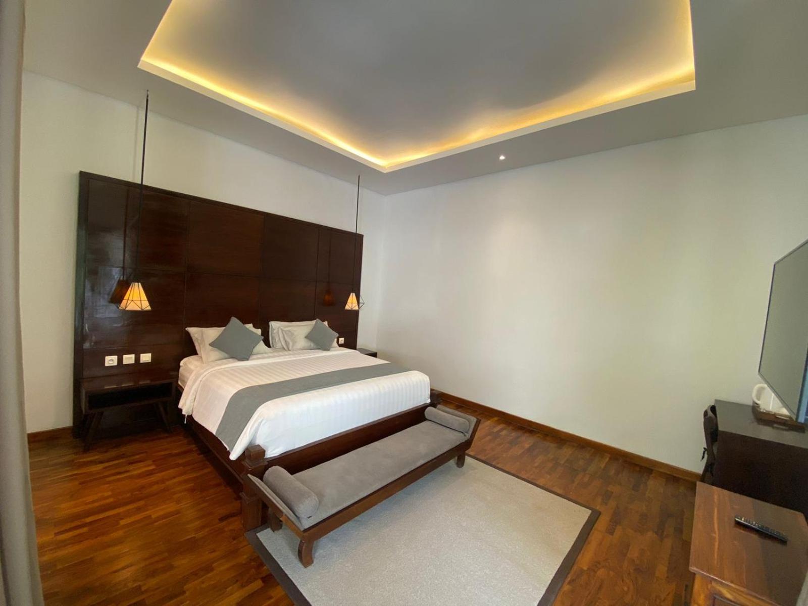 Standard Double Room with Pool View