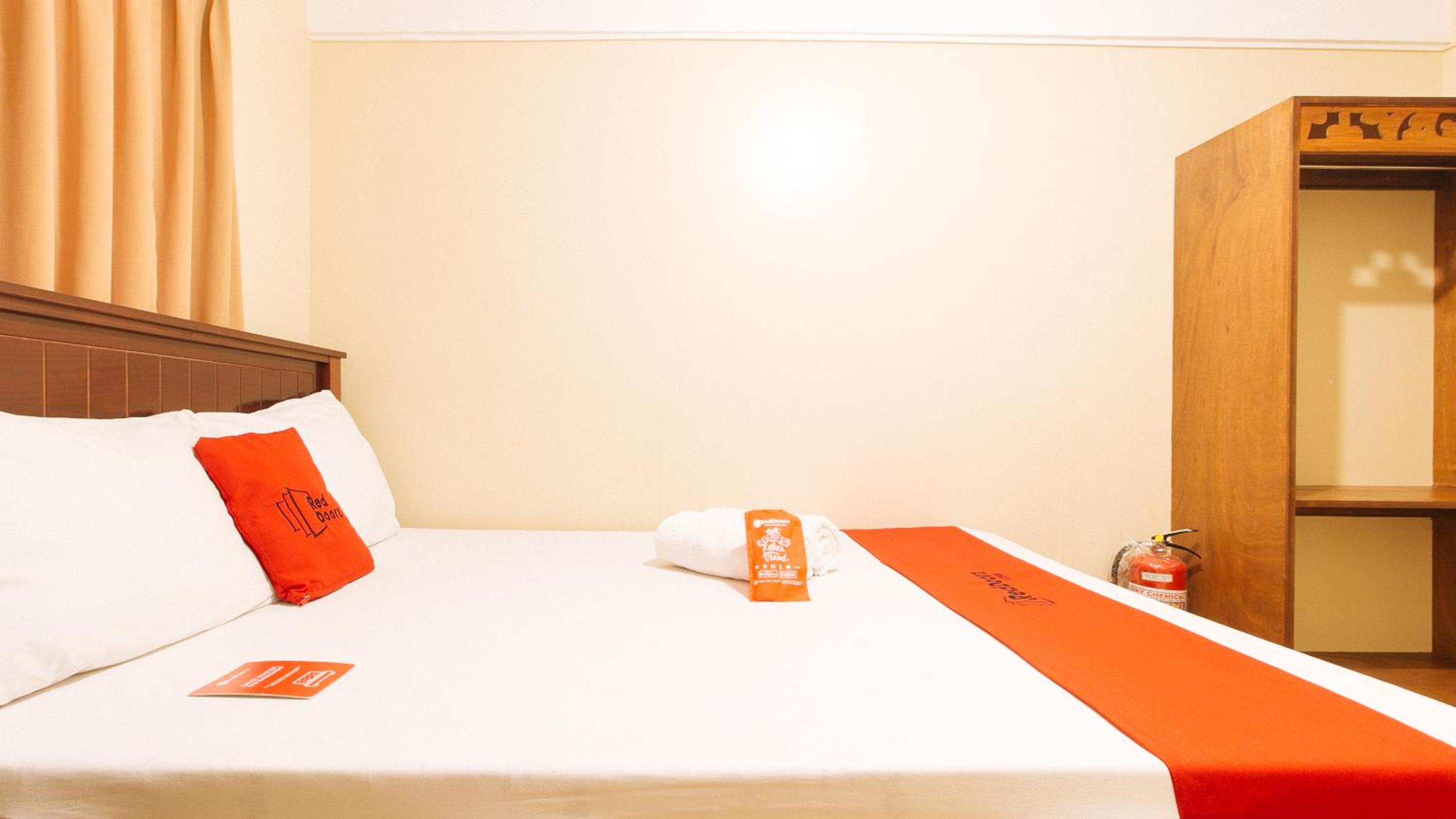 Double Room - Photo 8