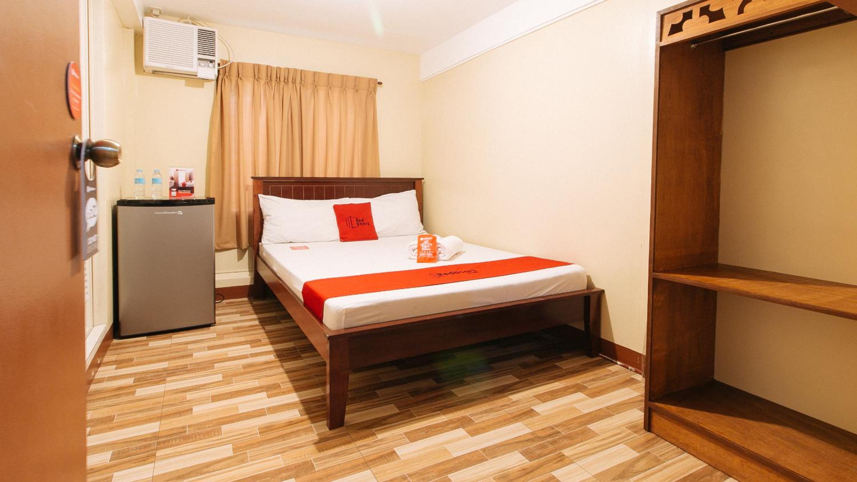 Double Room - Photo 6