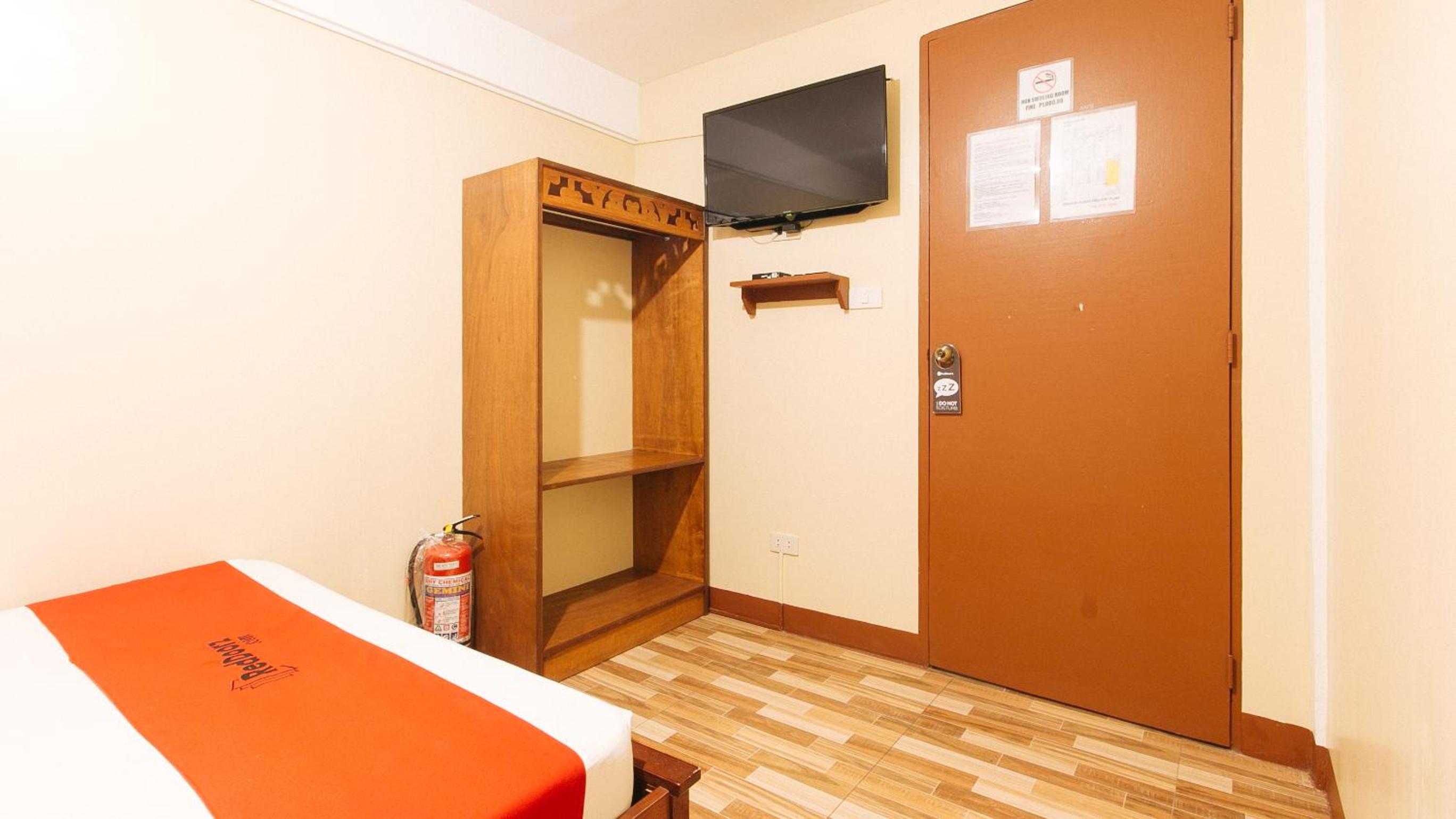 Double Room - Photo 10