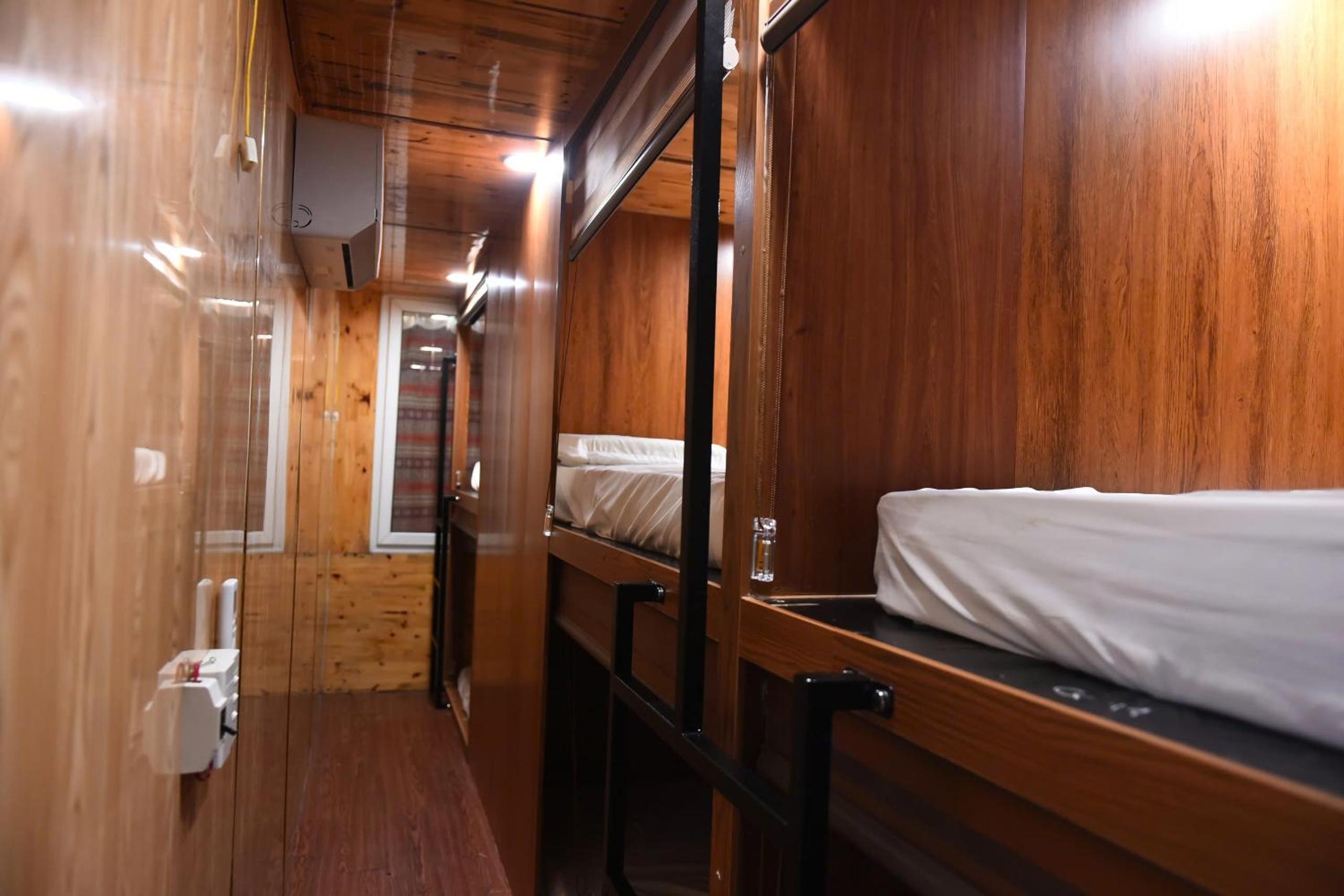Bed in 6-Bed Dormitory Room photo 3