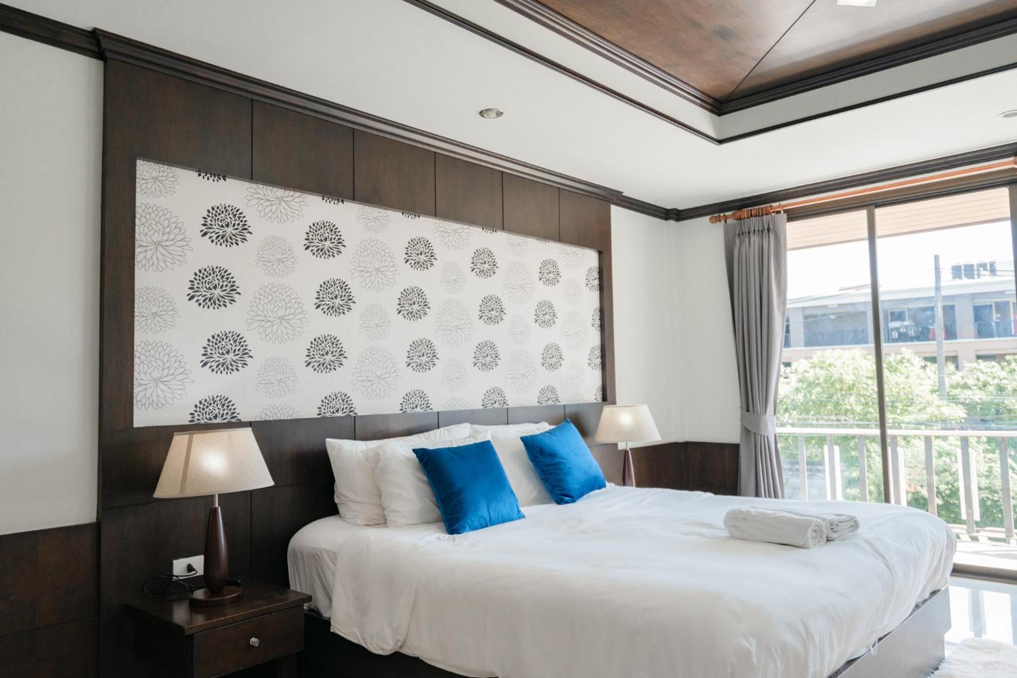 Deluxe Double Room - Photo 11