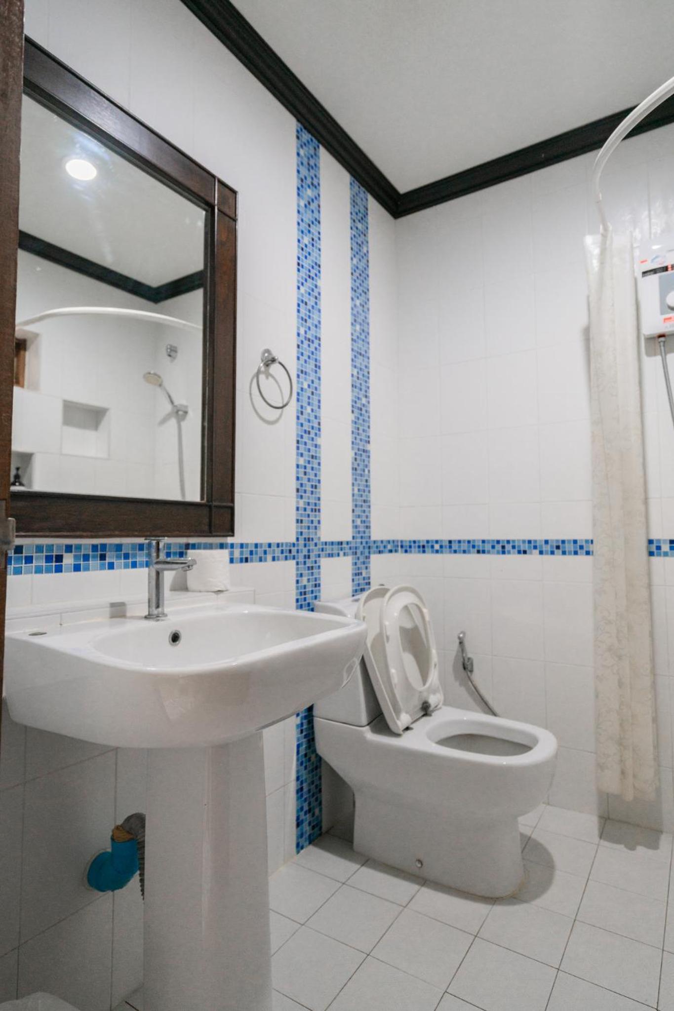 Deluxe Double Room - Photo 10