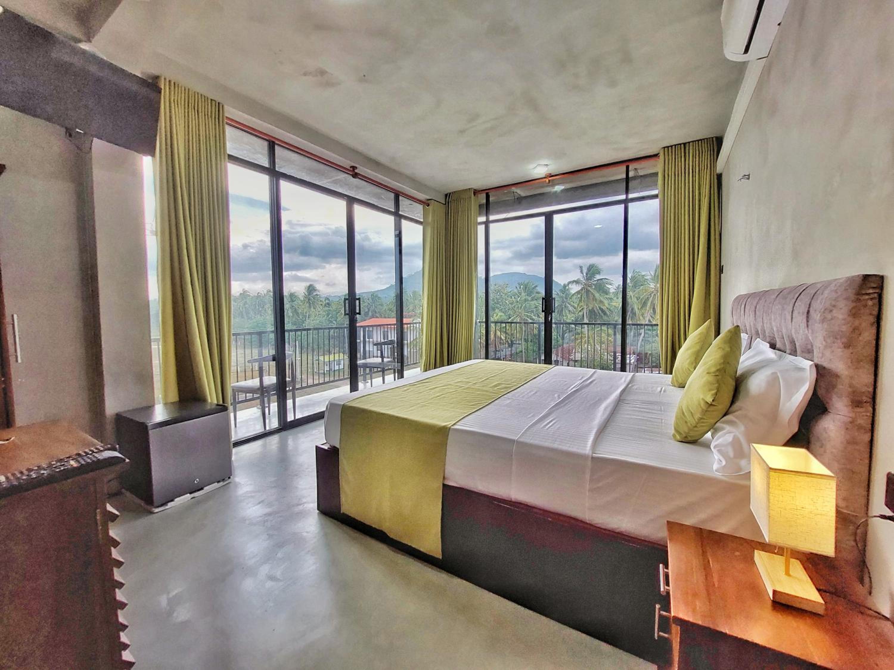 King Room with Mountain View photo 3