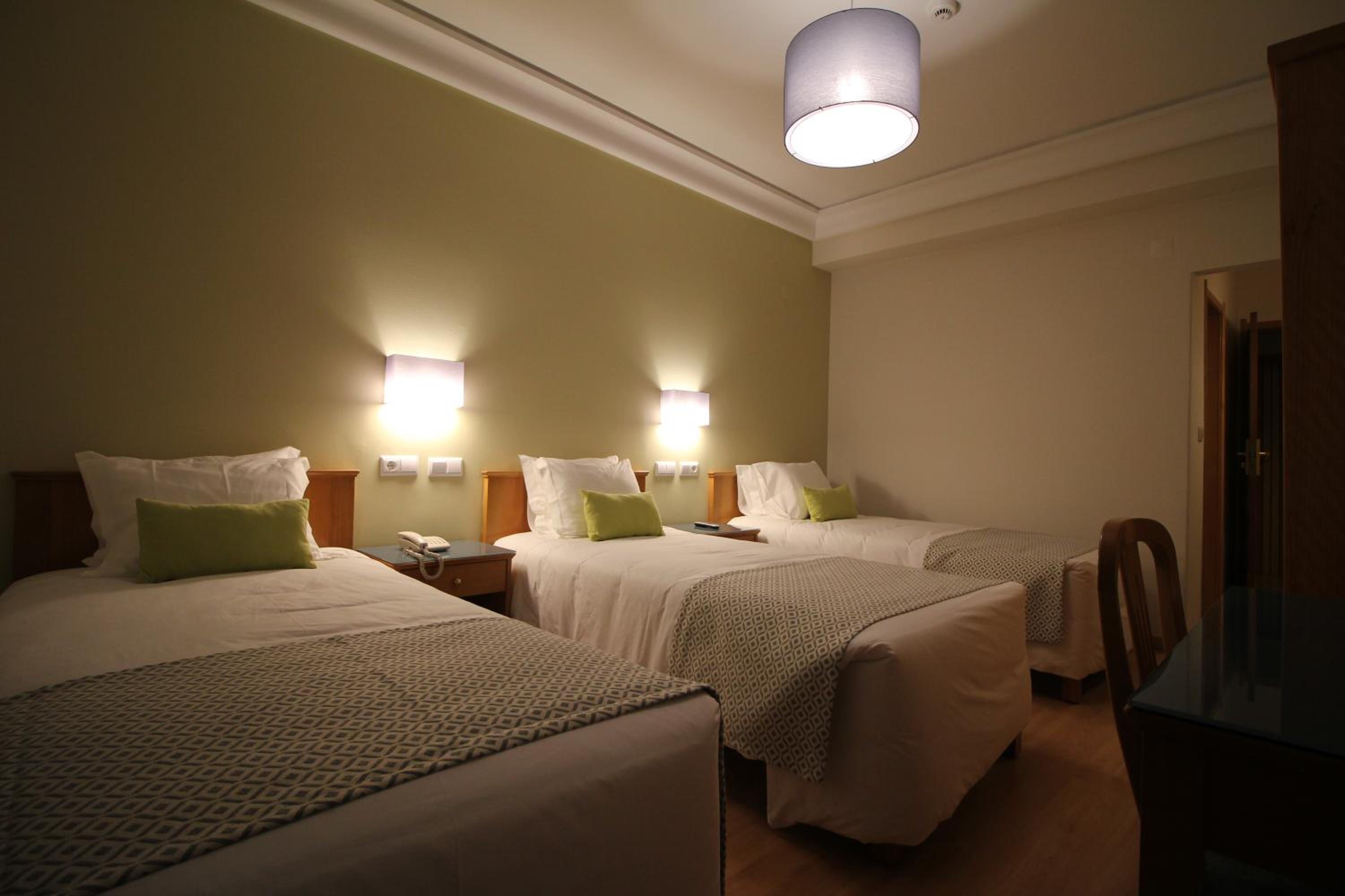 Standard Triple Room - Photo 1