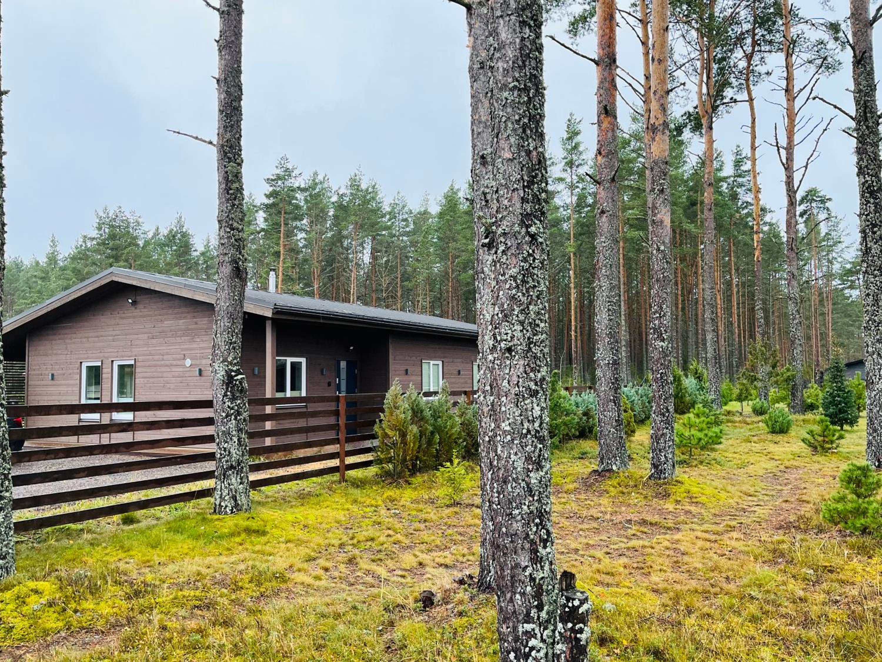 Three-Bedroom House photo 2