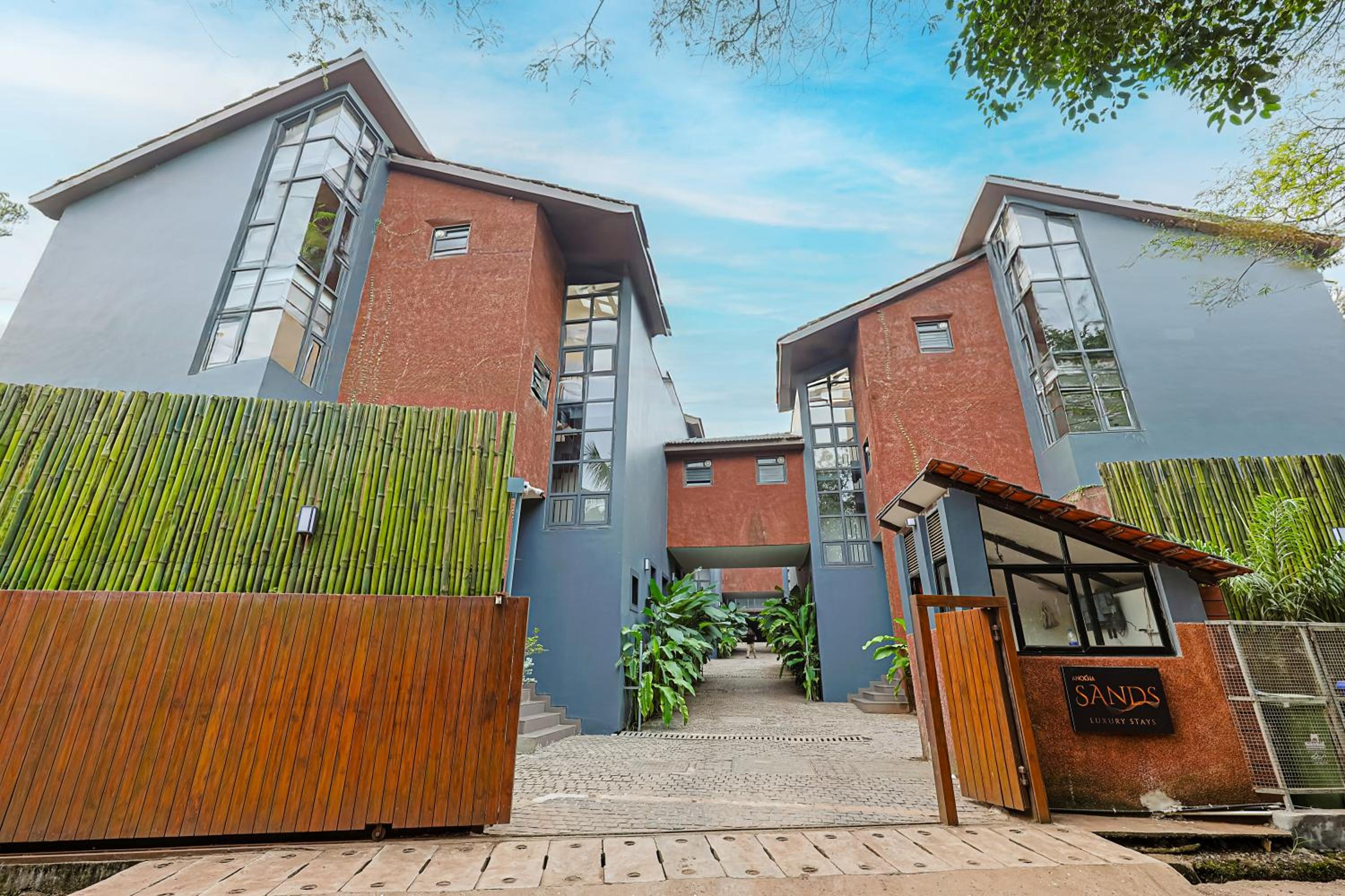 Villa photo 2