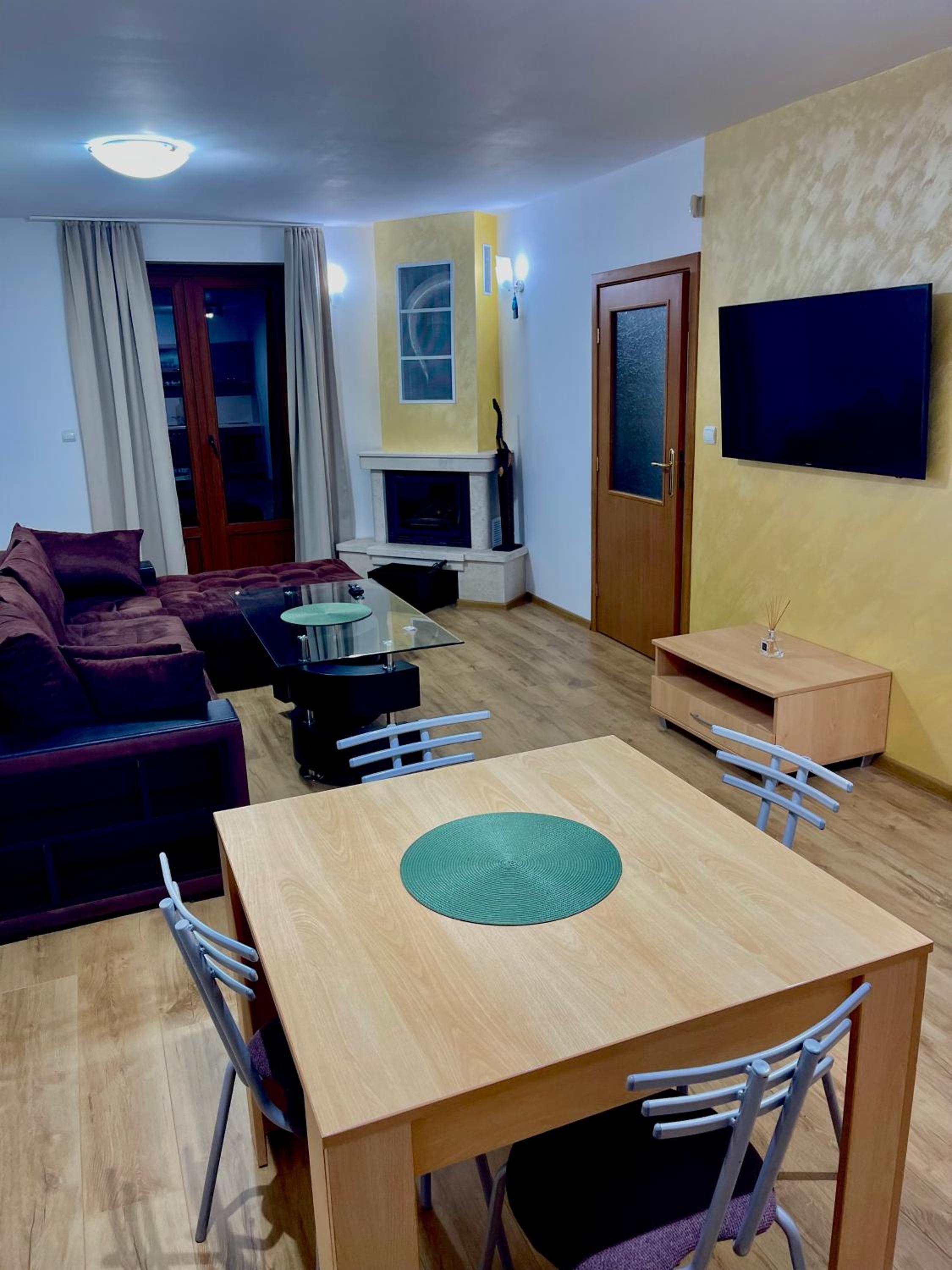 Apartment photo 1