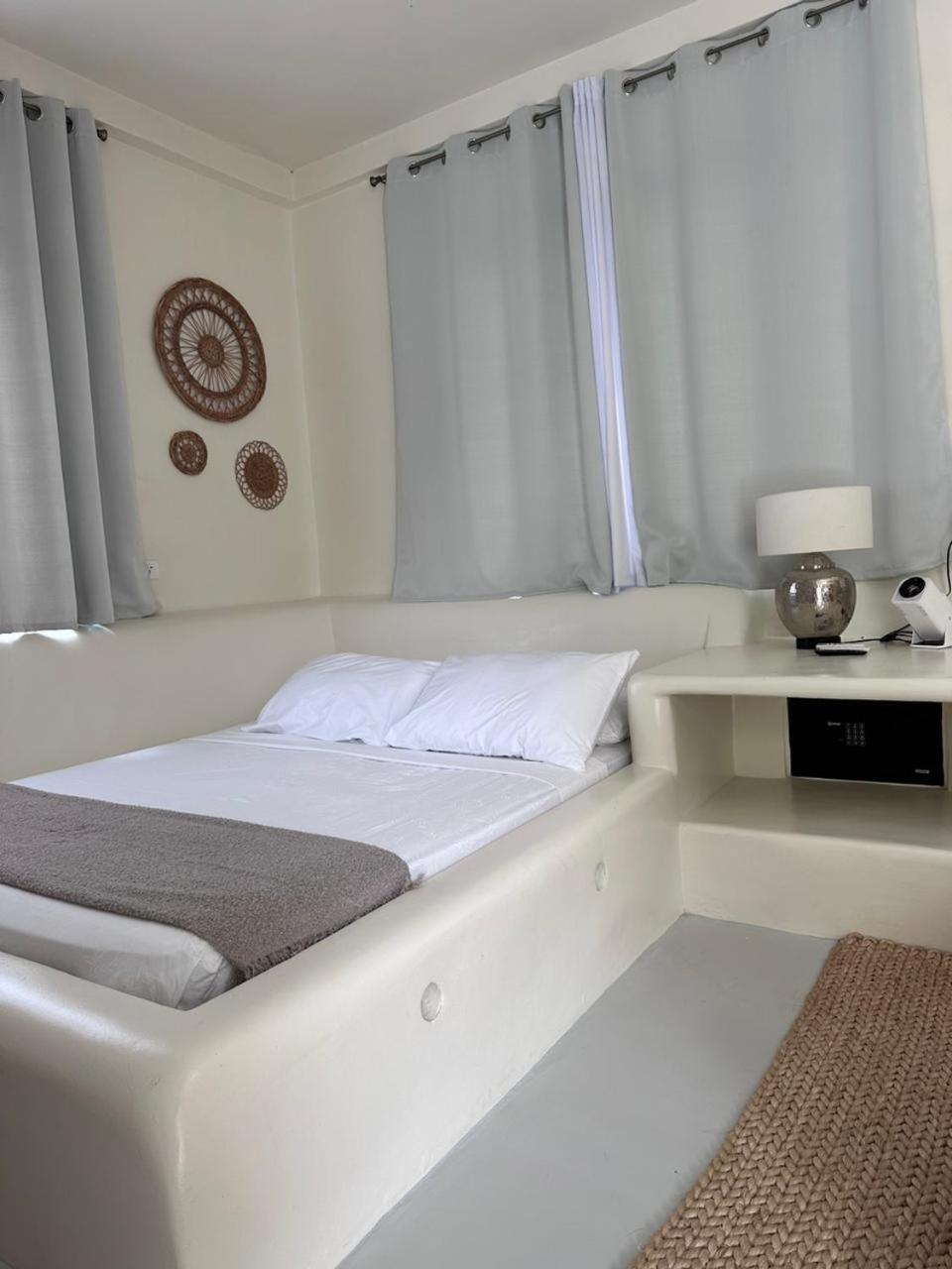 Queen Suite - Photo 2