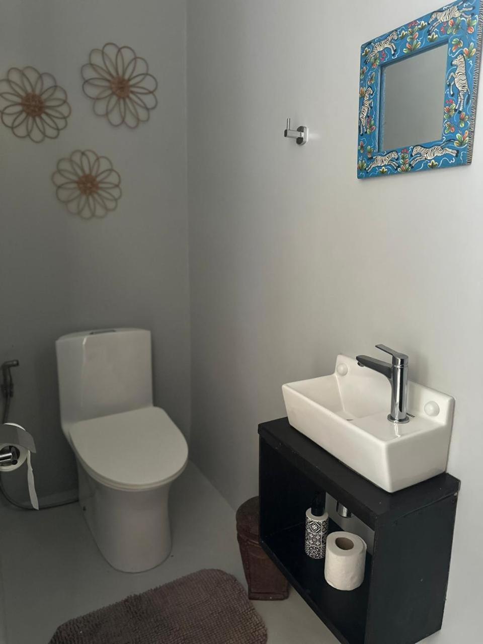 Queen Suite - Photo 7