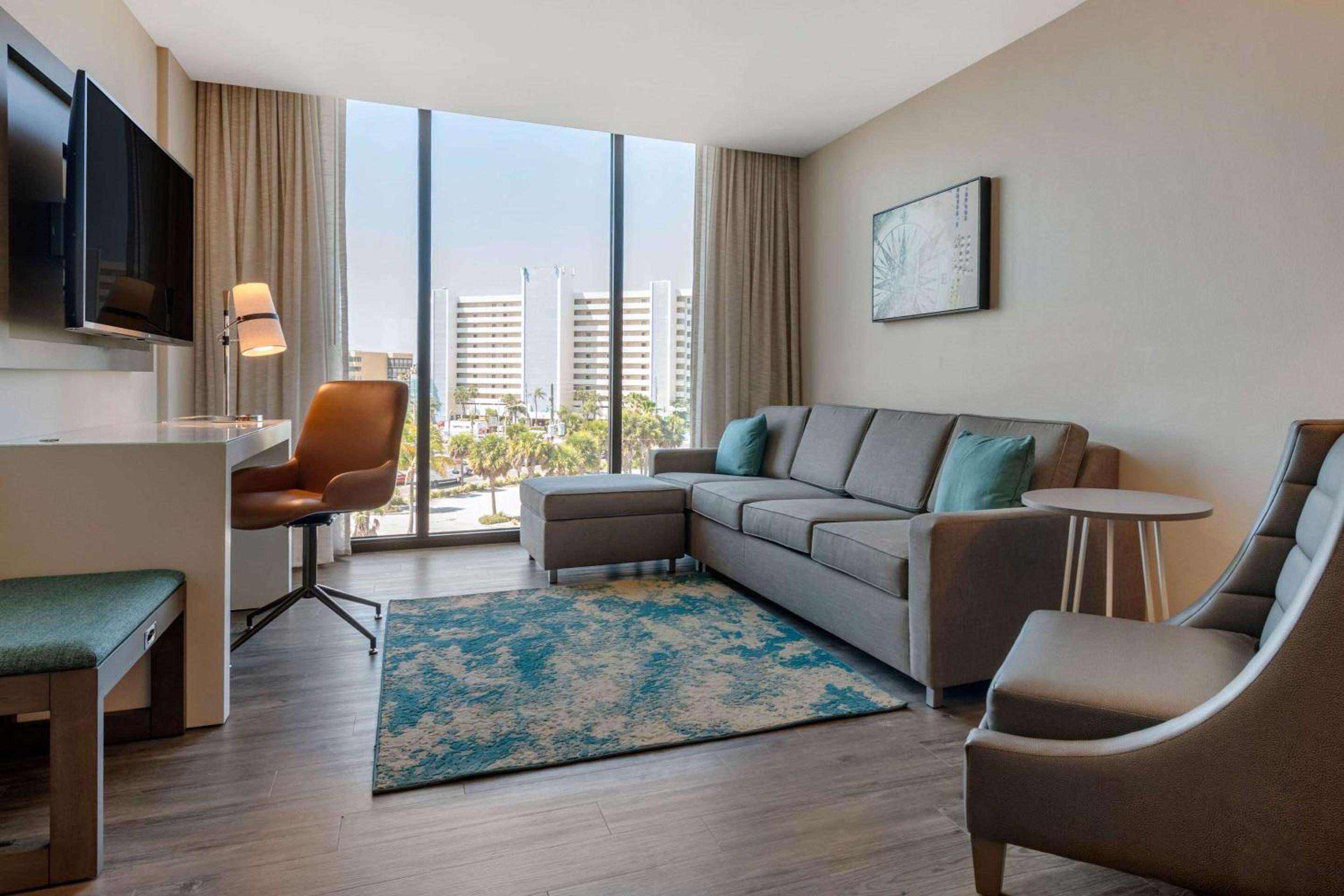 King Suite - Accessible/Non-Smoking - Photo 1