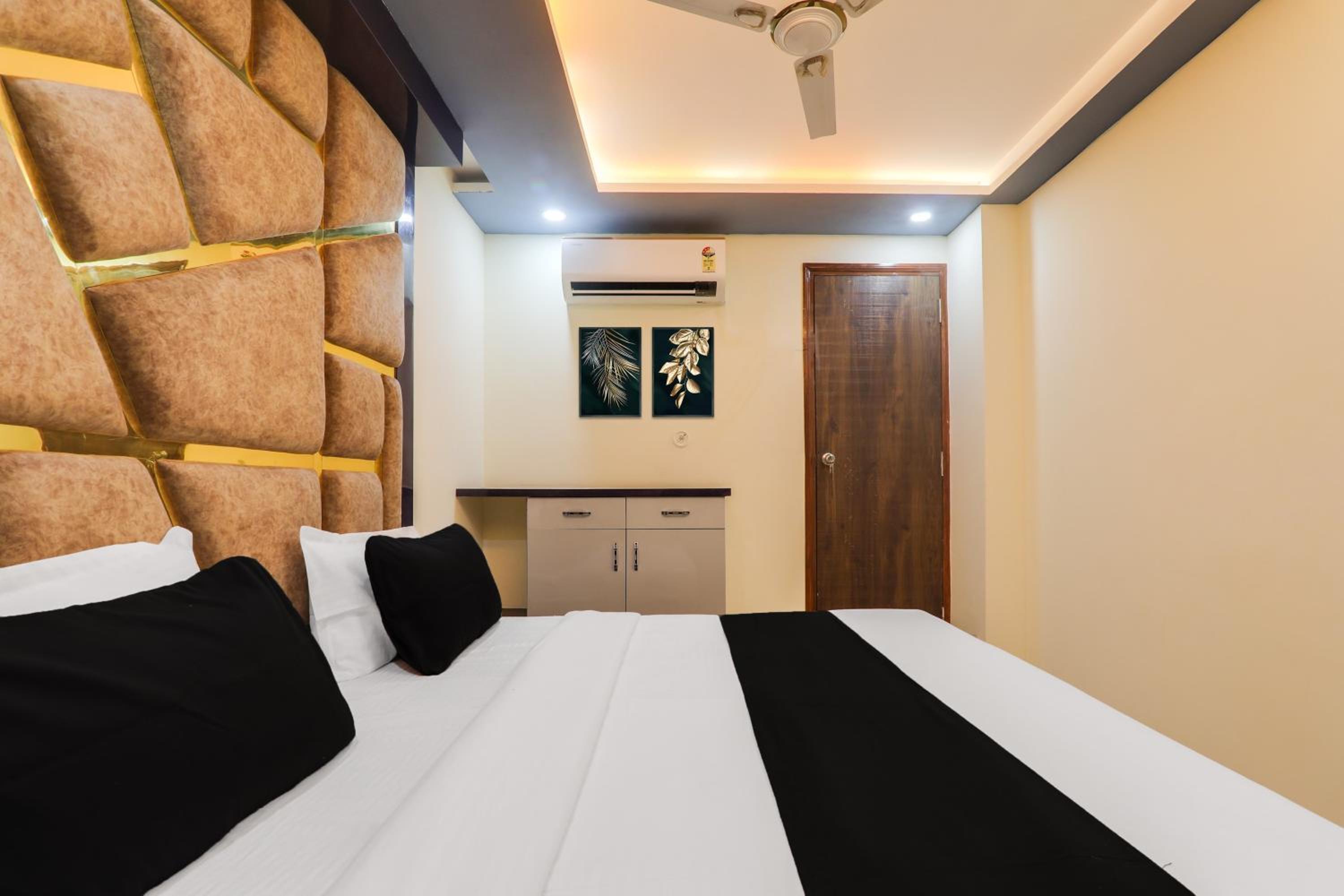 Classic Triple Room photo 2