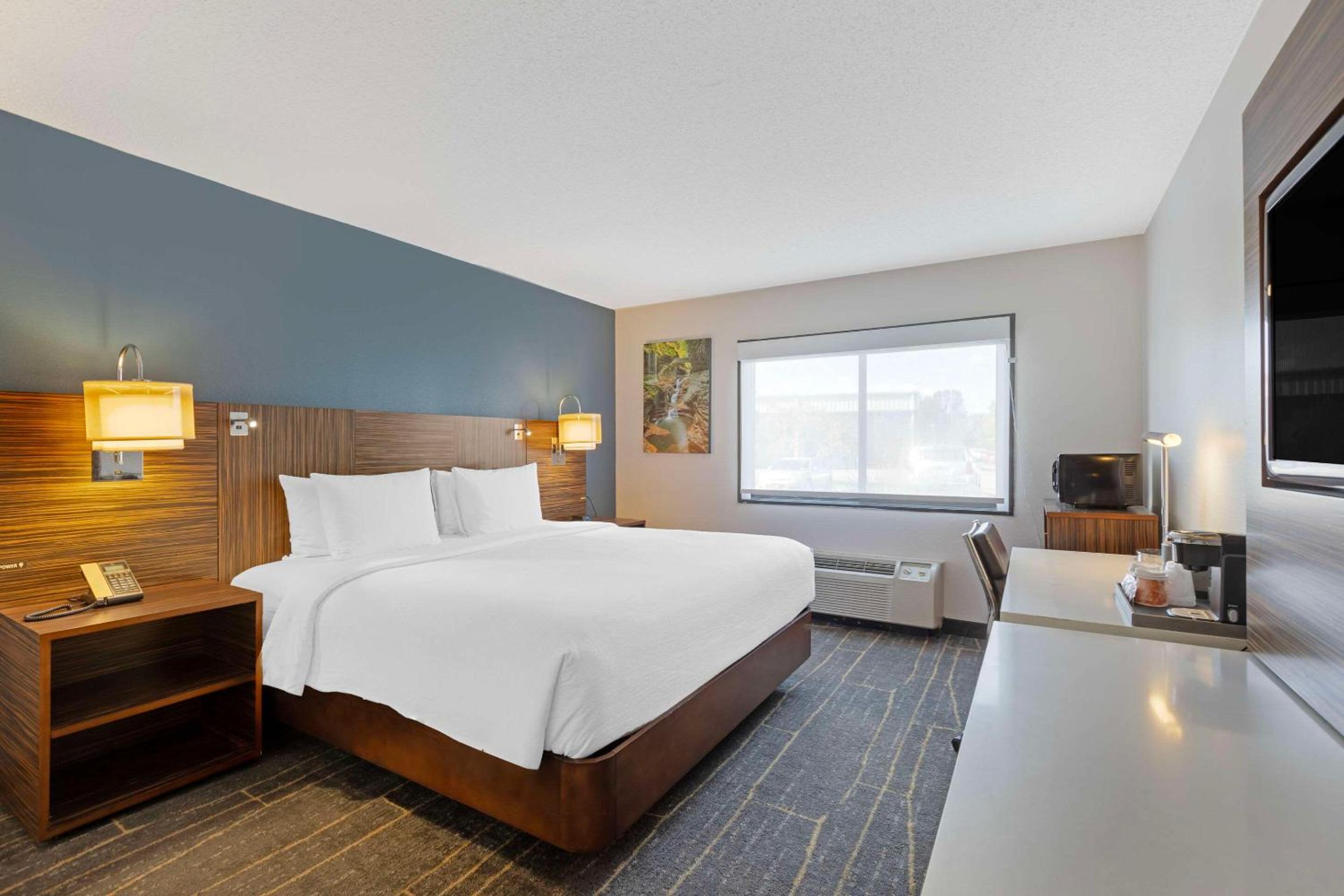 Standard King Room - Photo 2