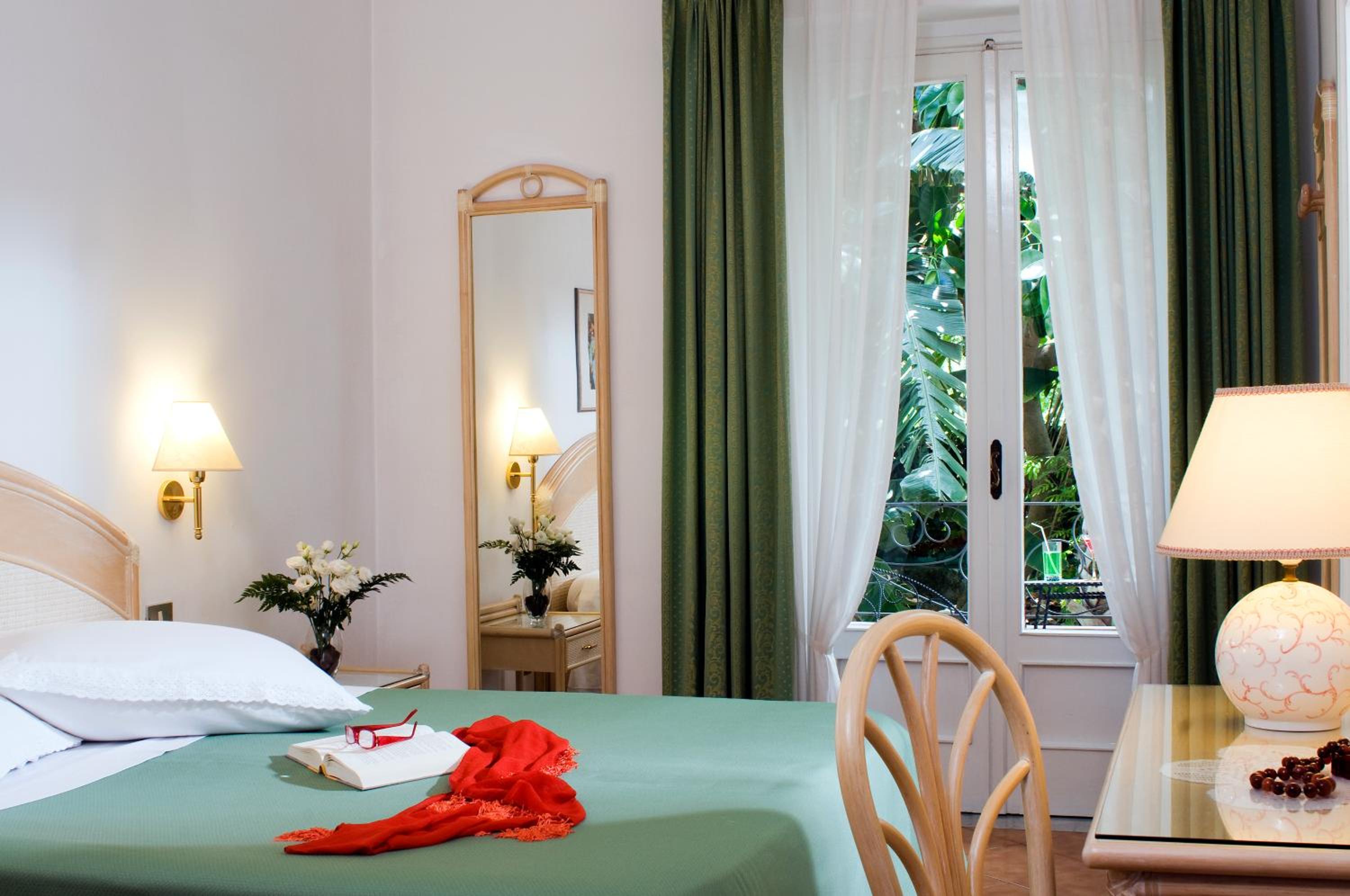 Deluxe Double Room - Photo 2