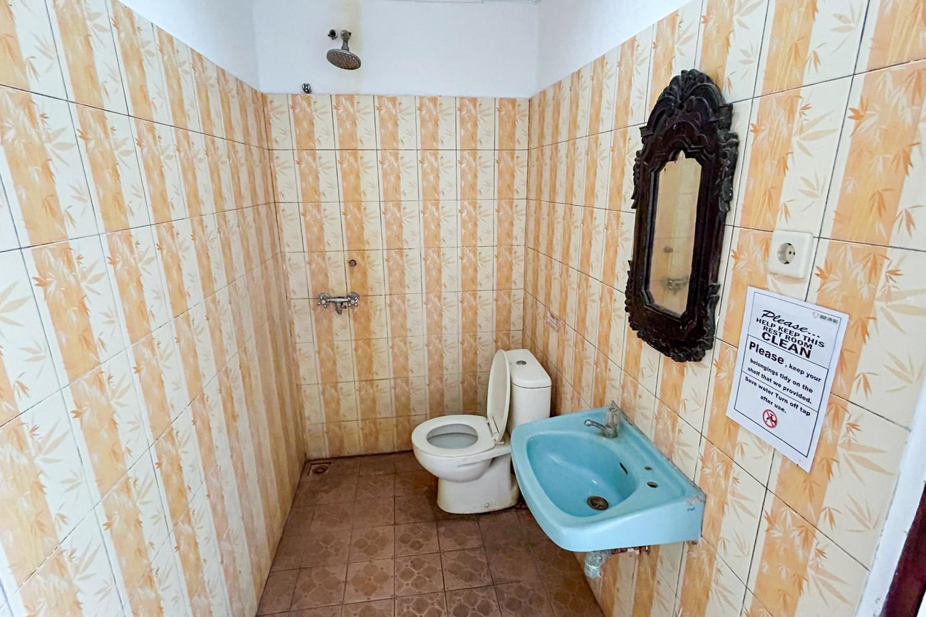 Standard Double Room - Photo 8