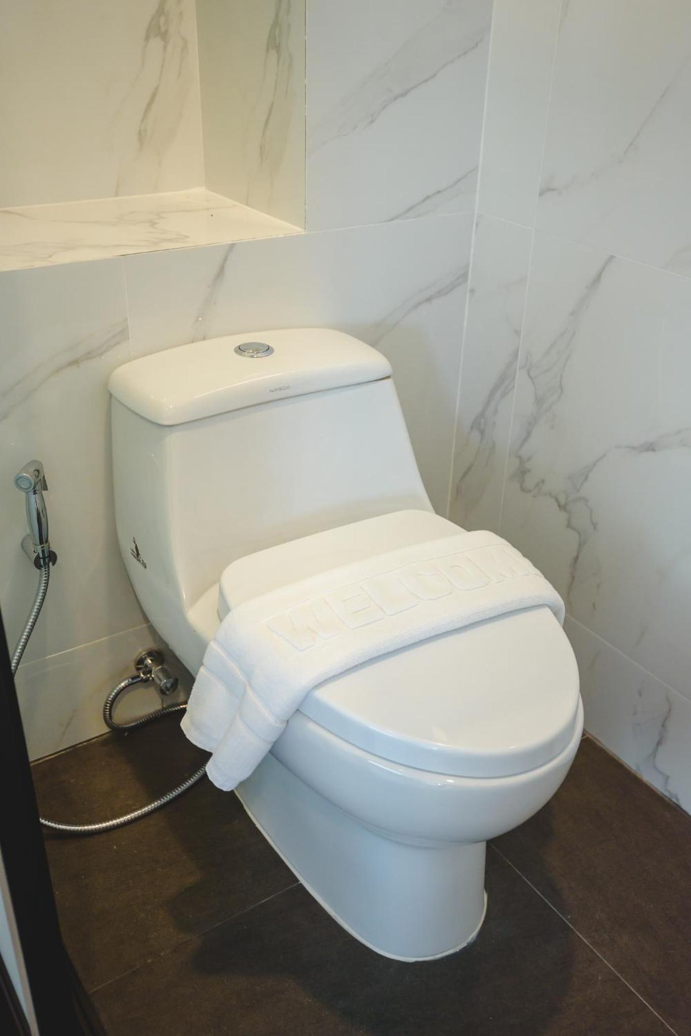 Deluxe Double or Twin Room with River View - Photo 6