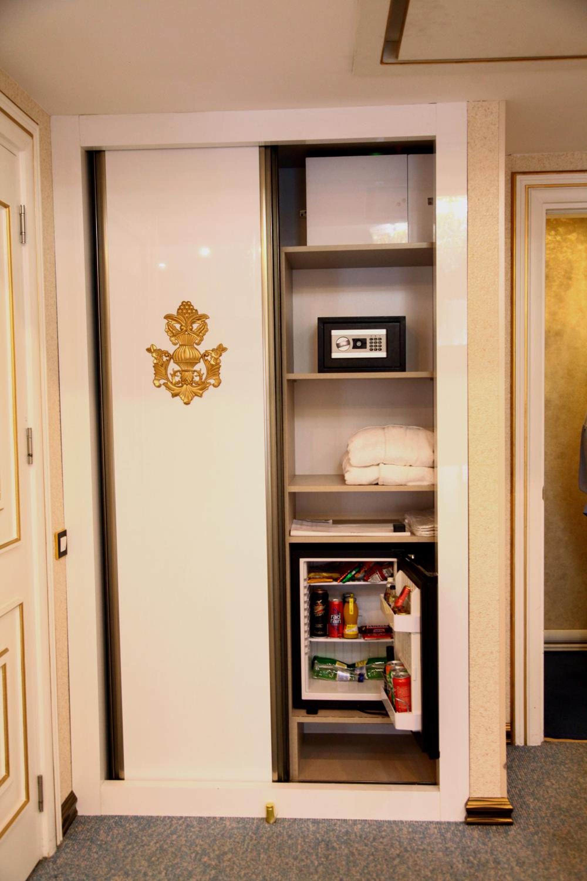 Large Double Room photo 2