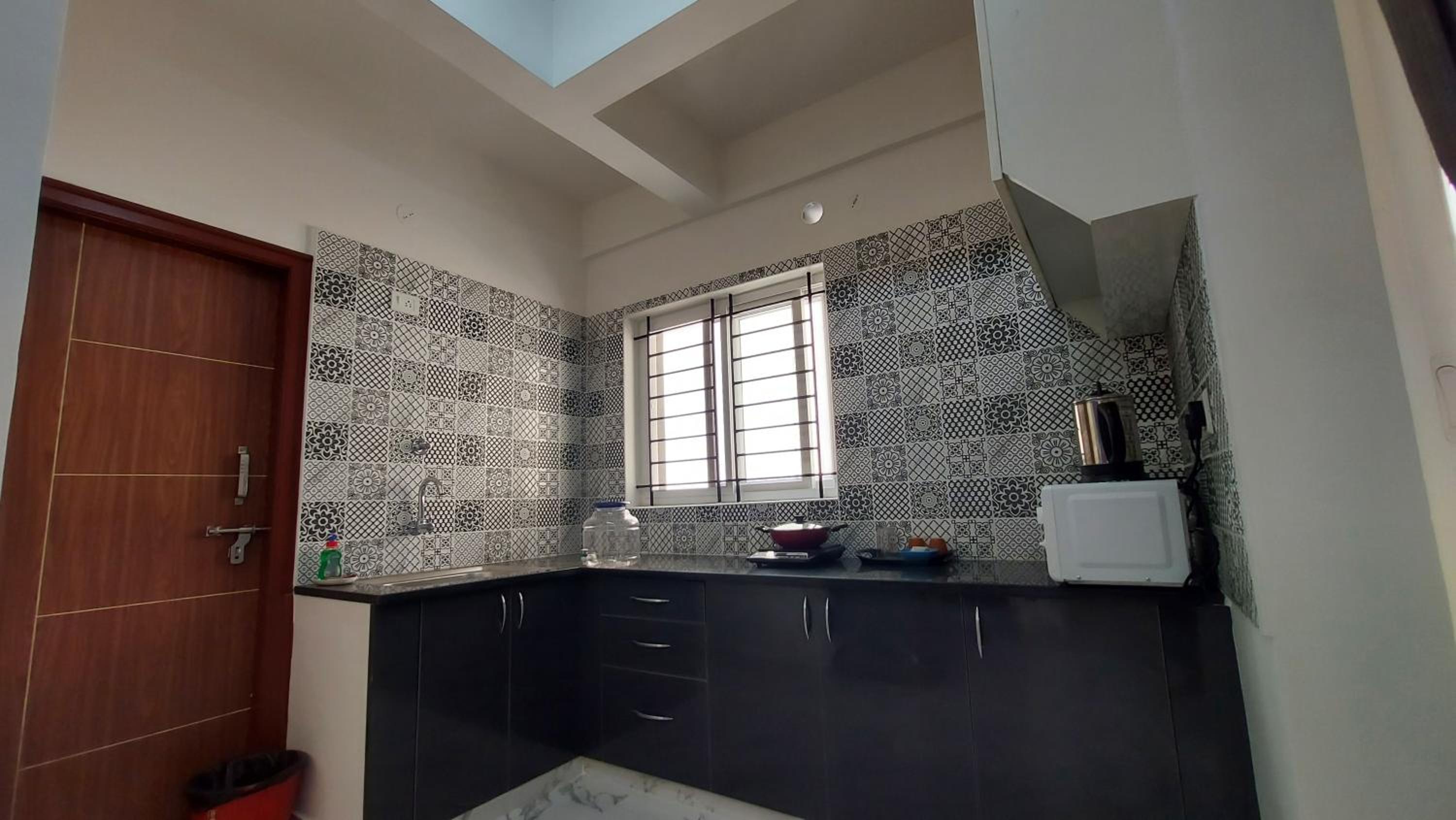 One-Bedroom Apartment - Photo 17