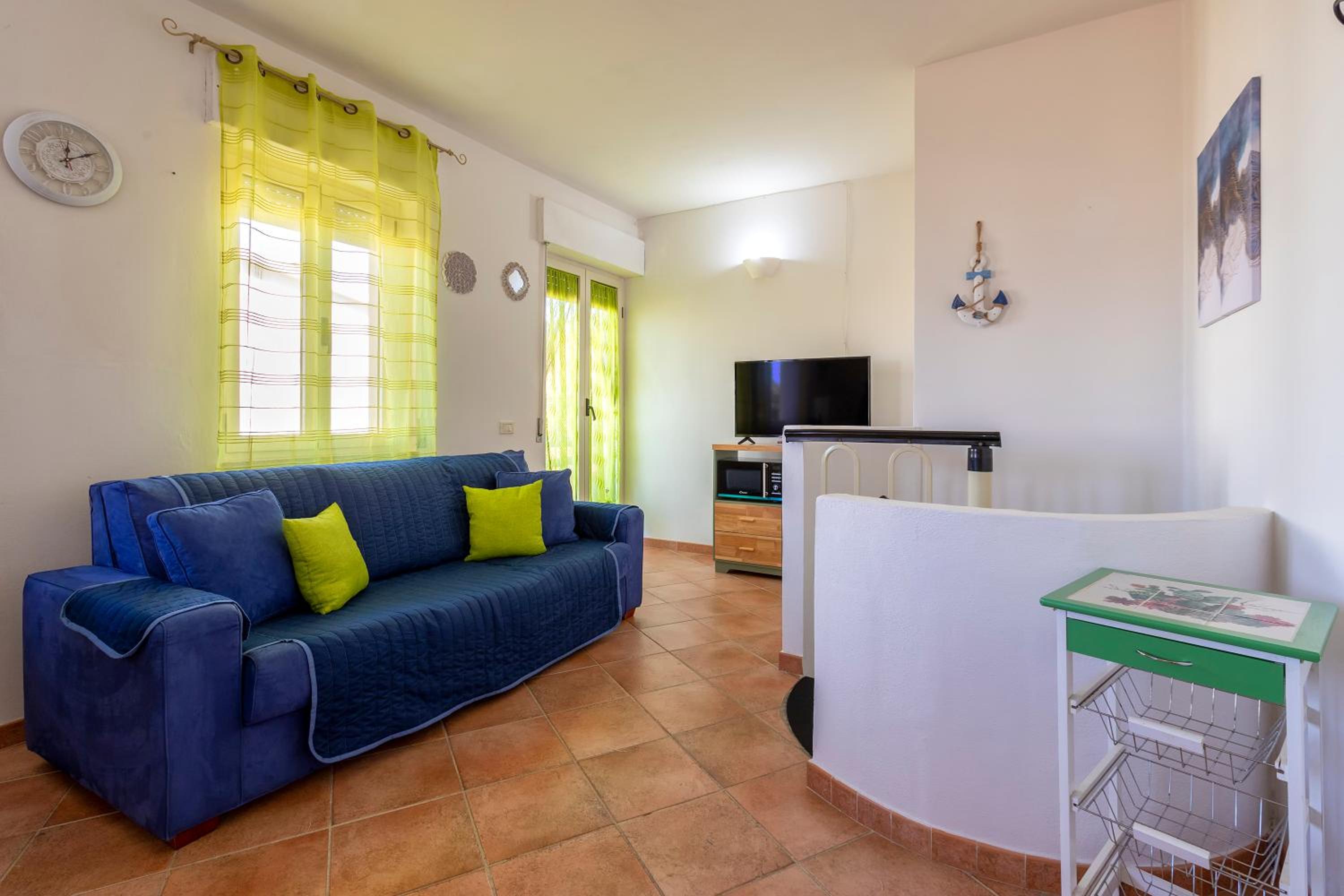 Two-Bedroom Deluxe Apartment with Balcony