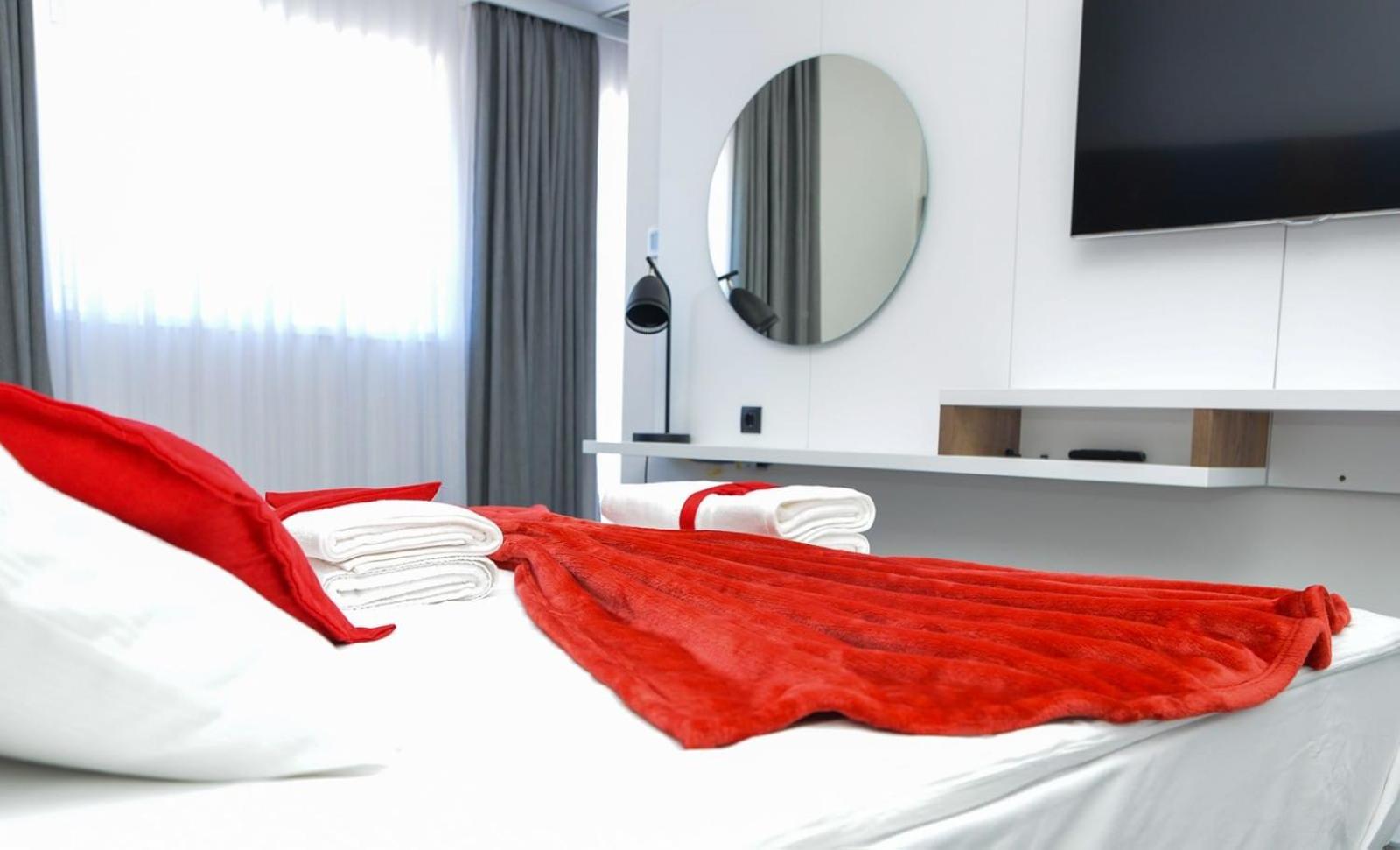 Deluxe Double Room with Balcony photo 1