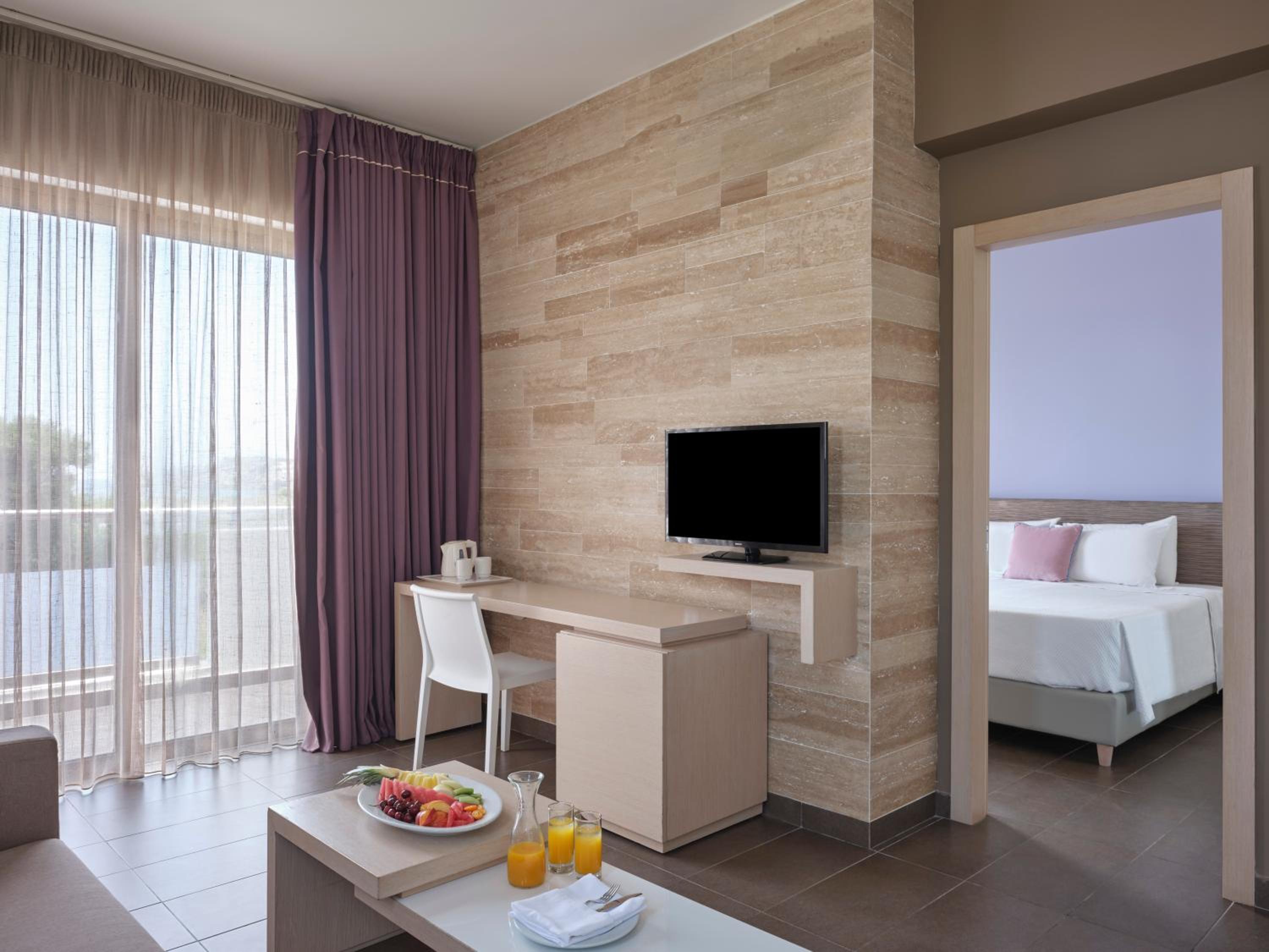 One Bedroom Suite Limited Sea View