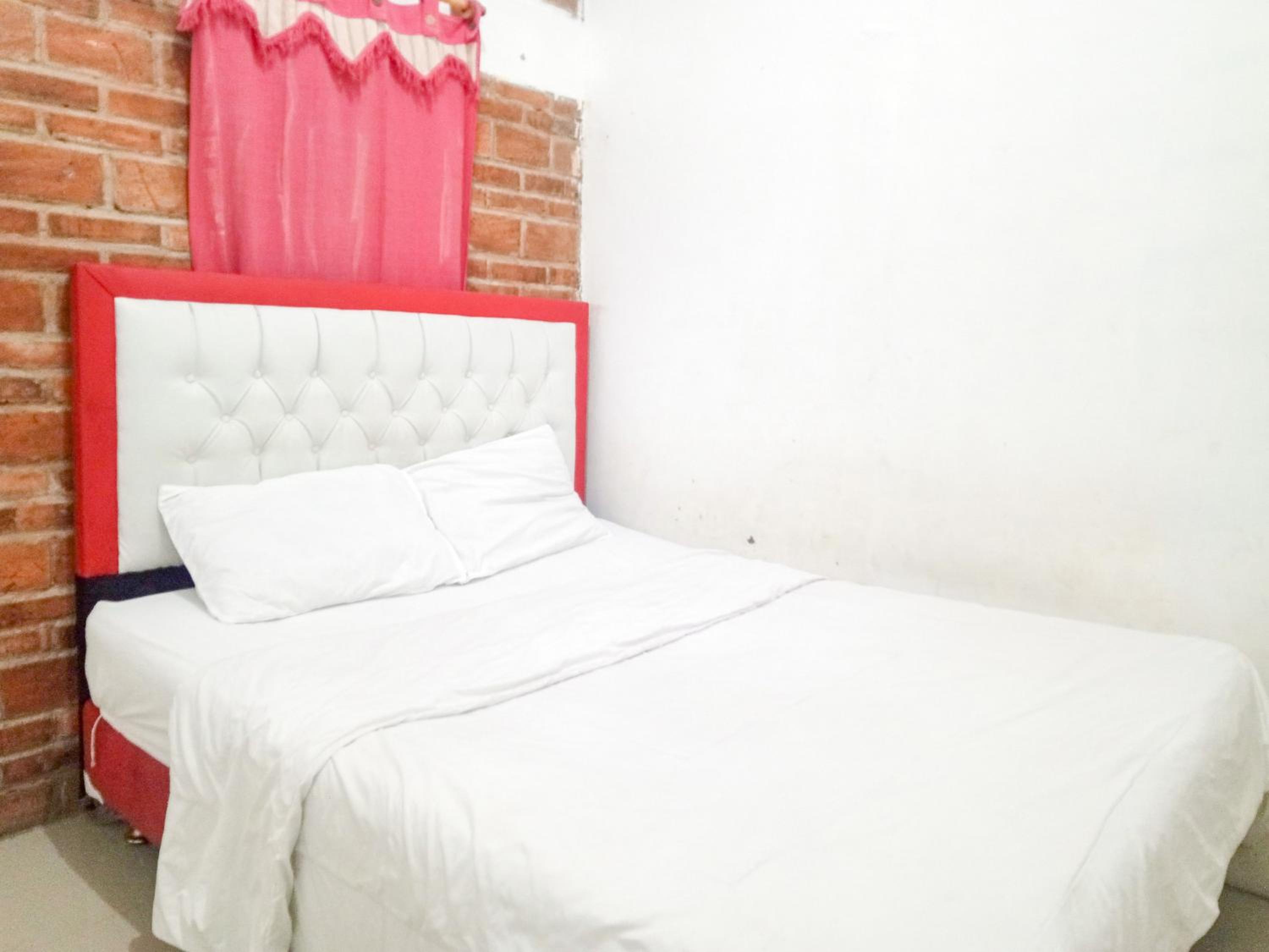 Standard Double Room - Photo 12