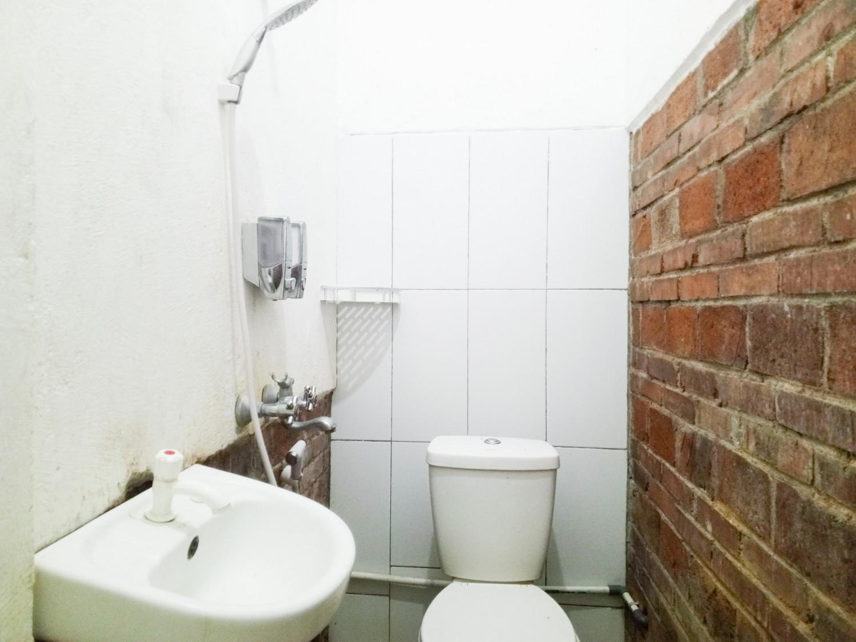 Standard Double Room - Photo 3