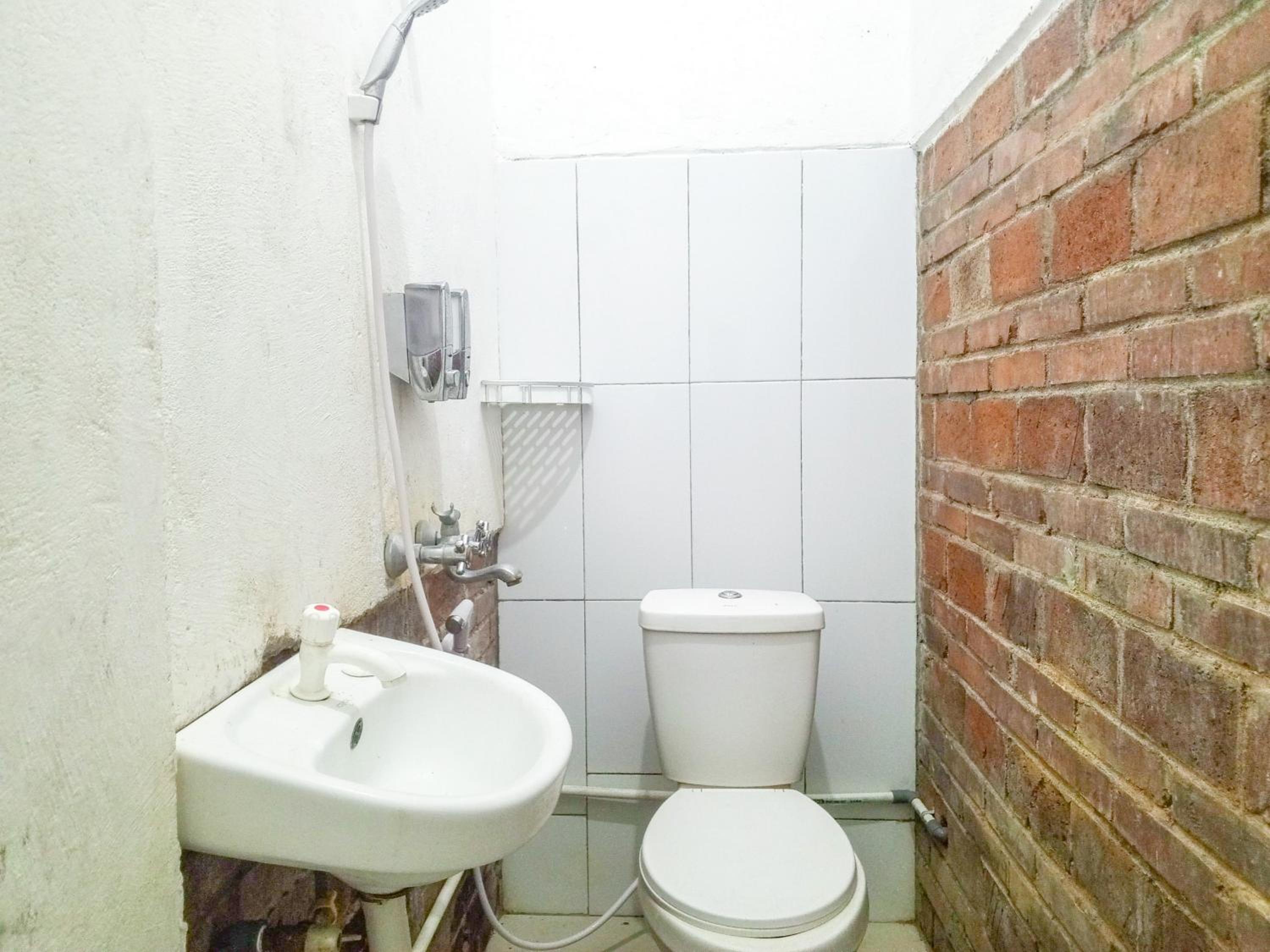 Standard Double Room - Photo 4