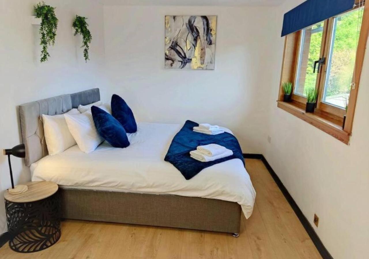 Two-Bedroom House photo 3