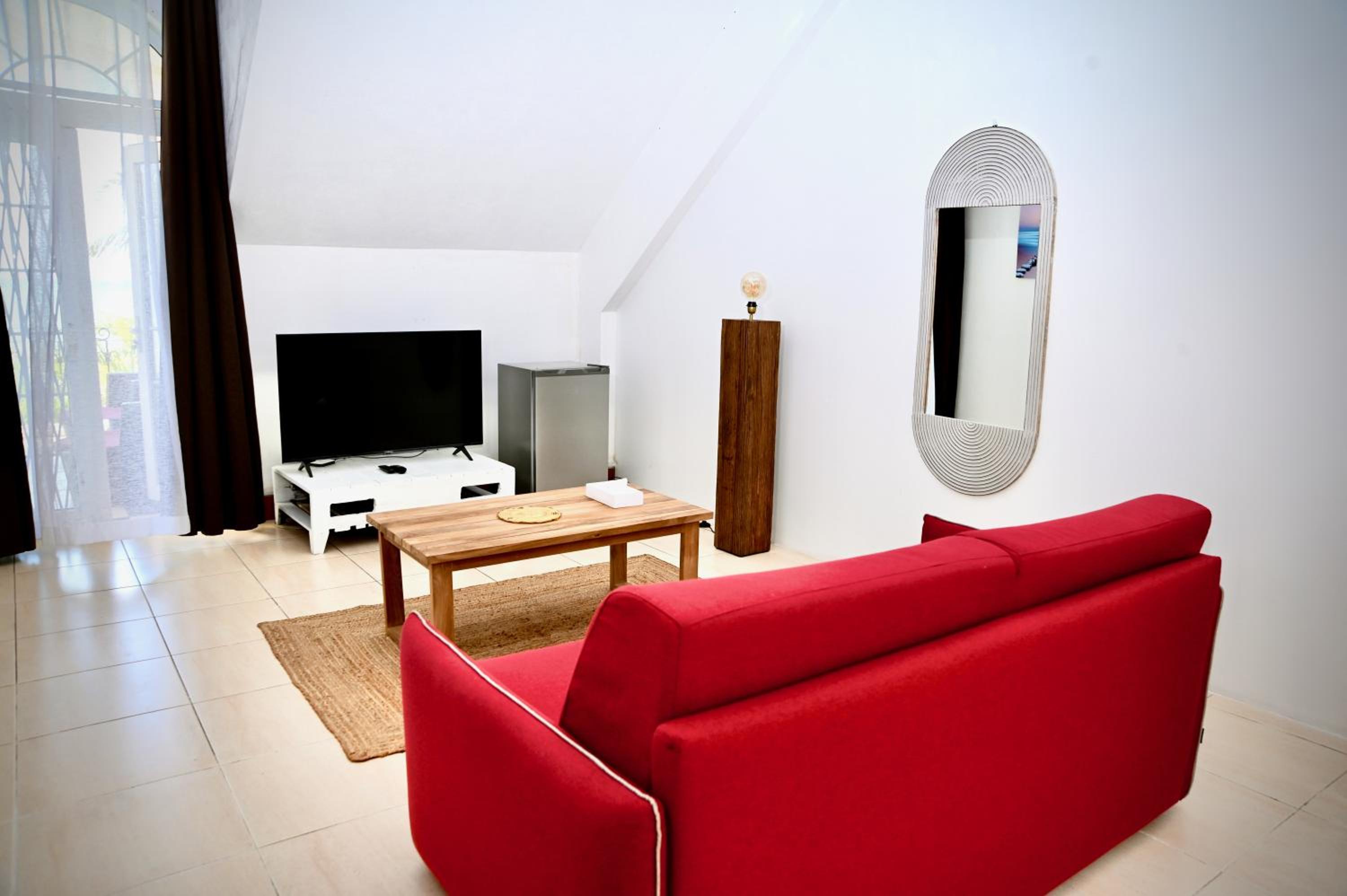 Deluxe Suite with Sea View - Photo 1