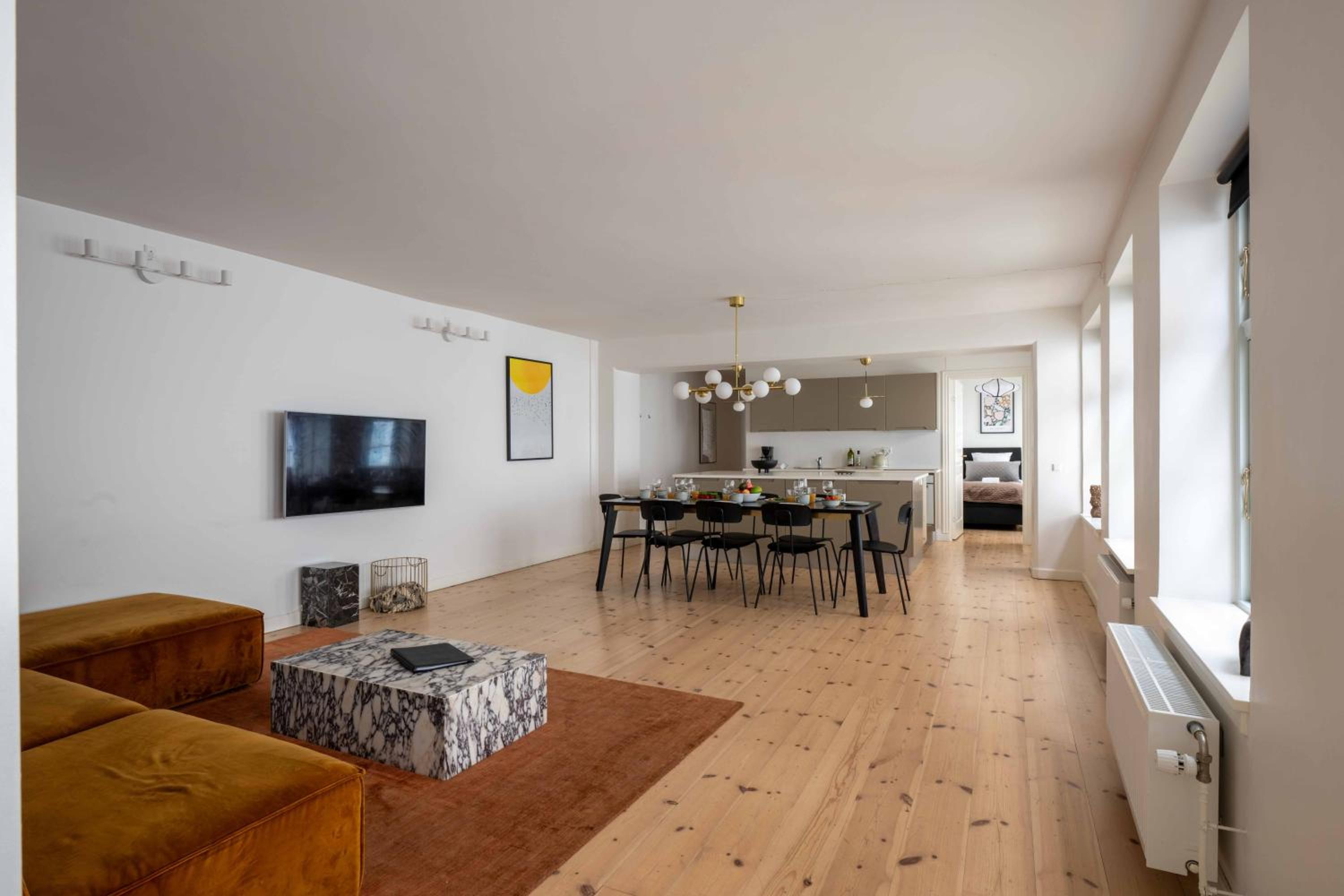Five-Bedroom Apartment photo 1