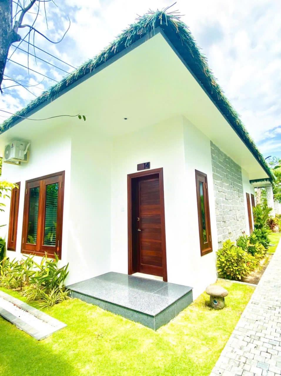 Bungalow with Garden View - Photo 4