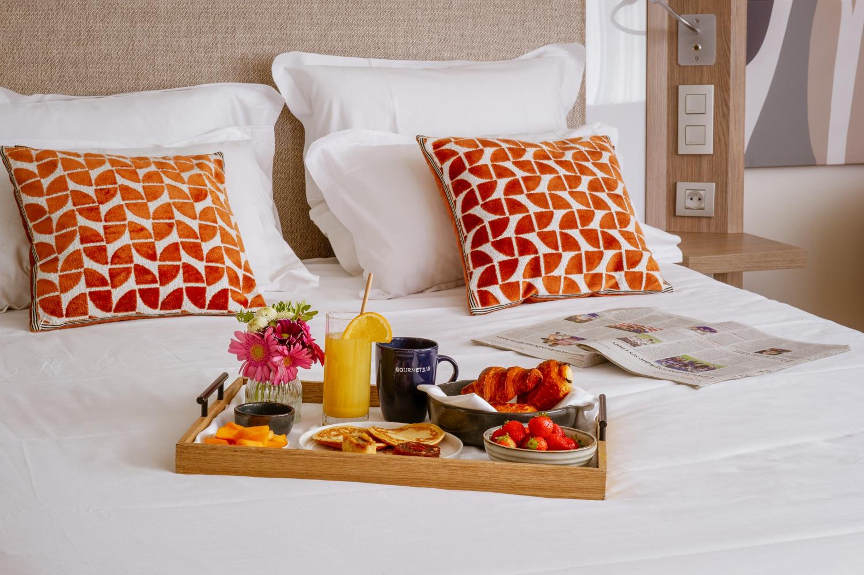 Classic Double Room with Sofa Bed - Photo 8