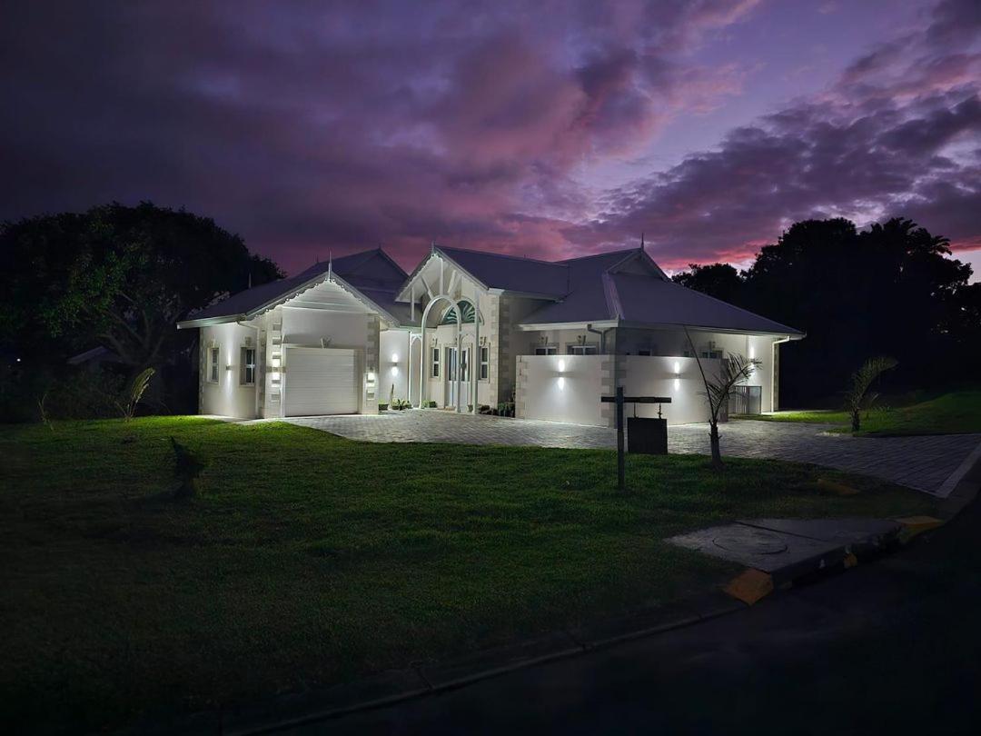 Villa photo 2