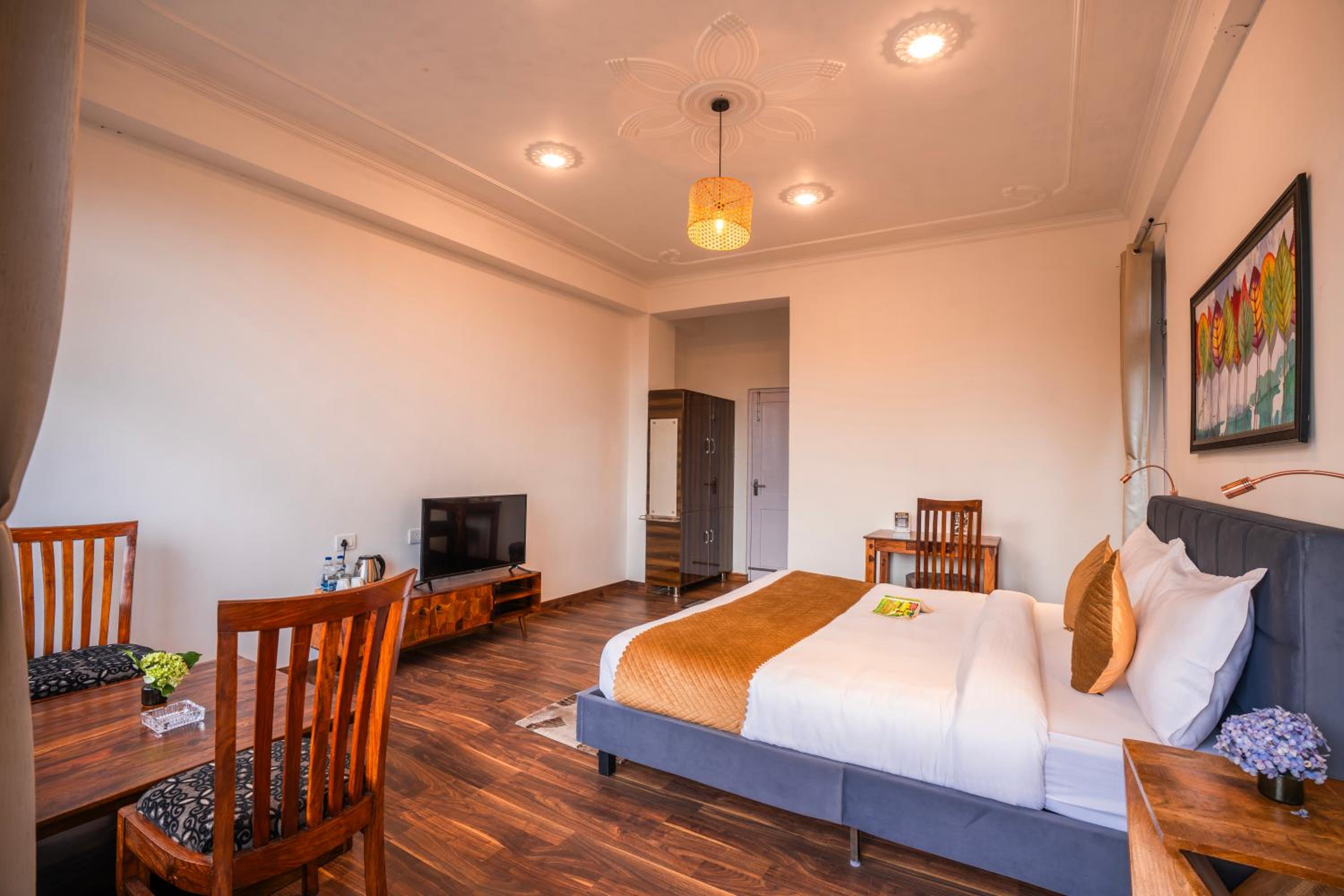 Superior King Room - Photo 4