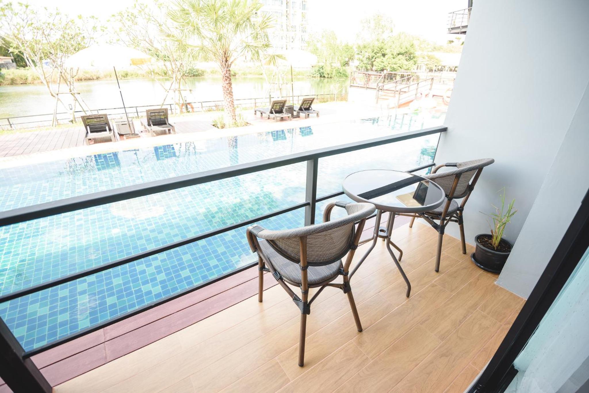 Deluxe Double or Twin Room with Pool View photo 3