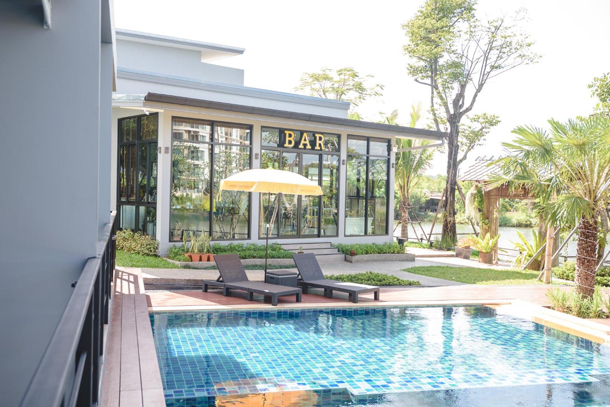 Deluxe Double or Twin Room with Pool View photo 2