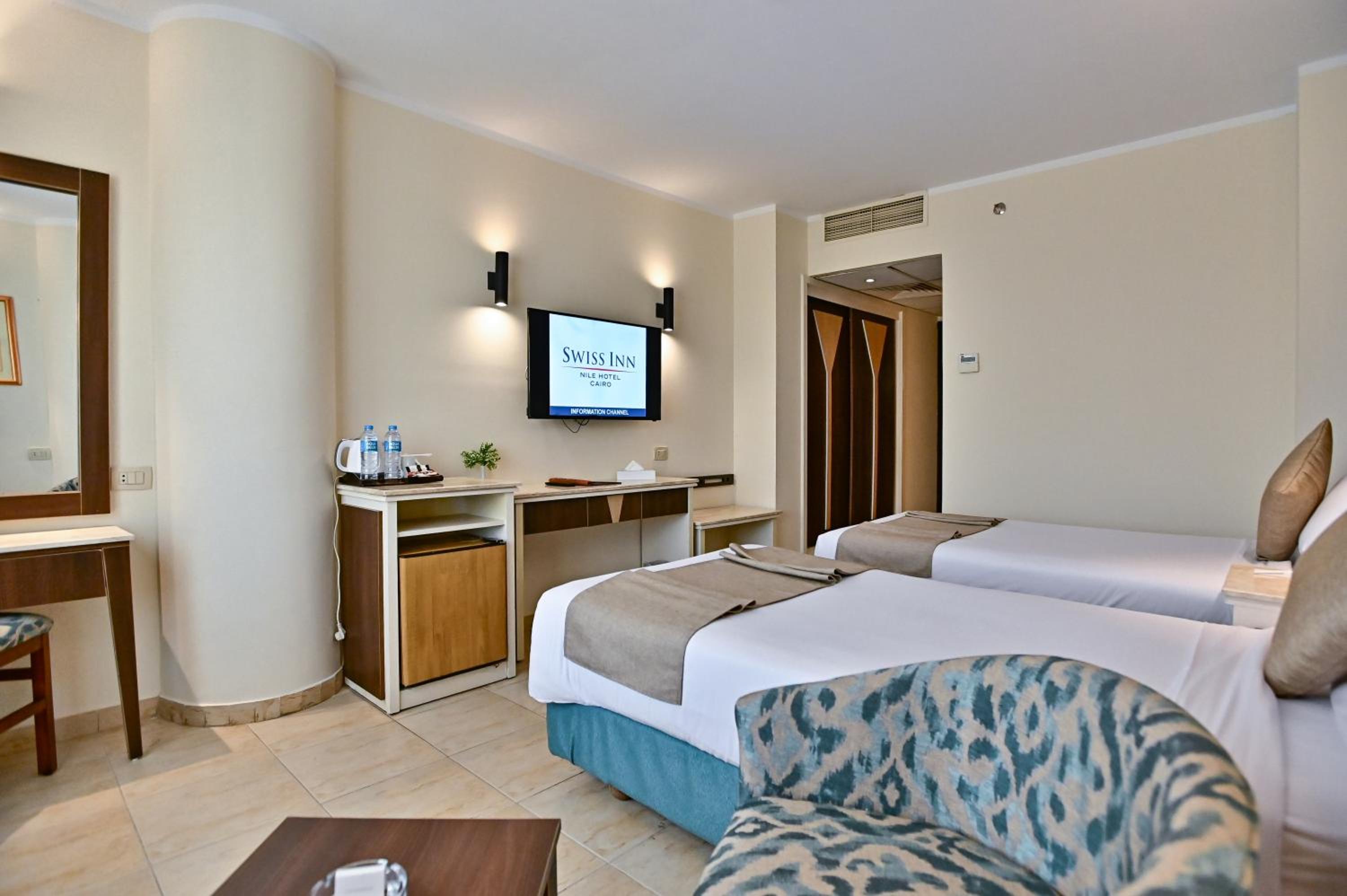 Standard Twin Room - Photo 8