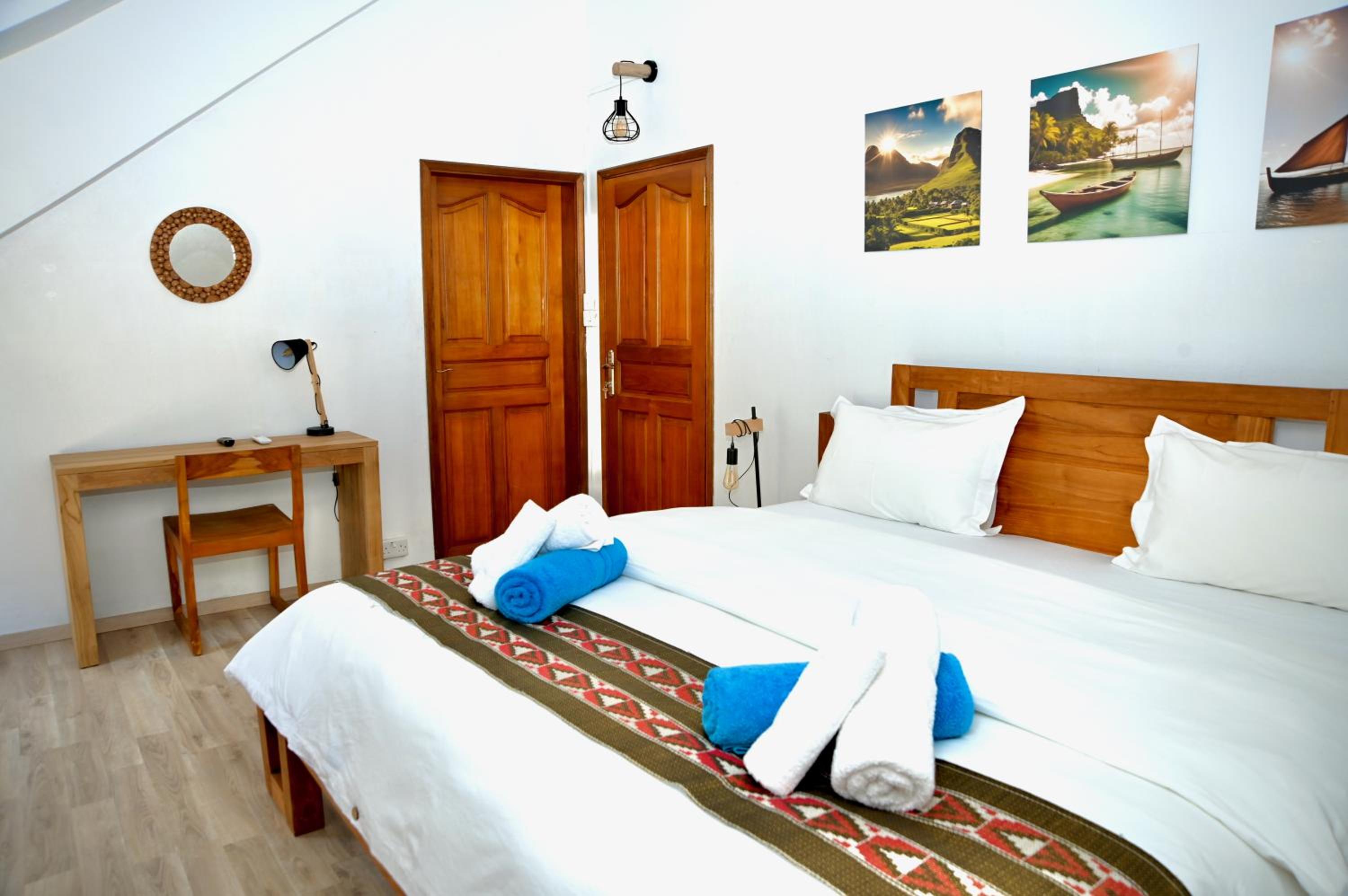 Deluxe Suite with Balcony