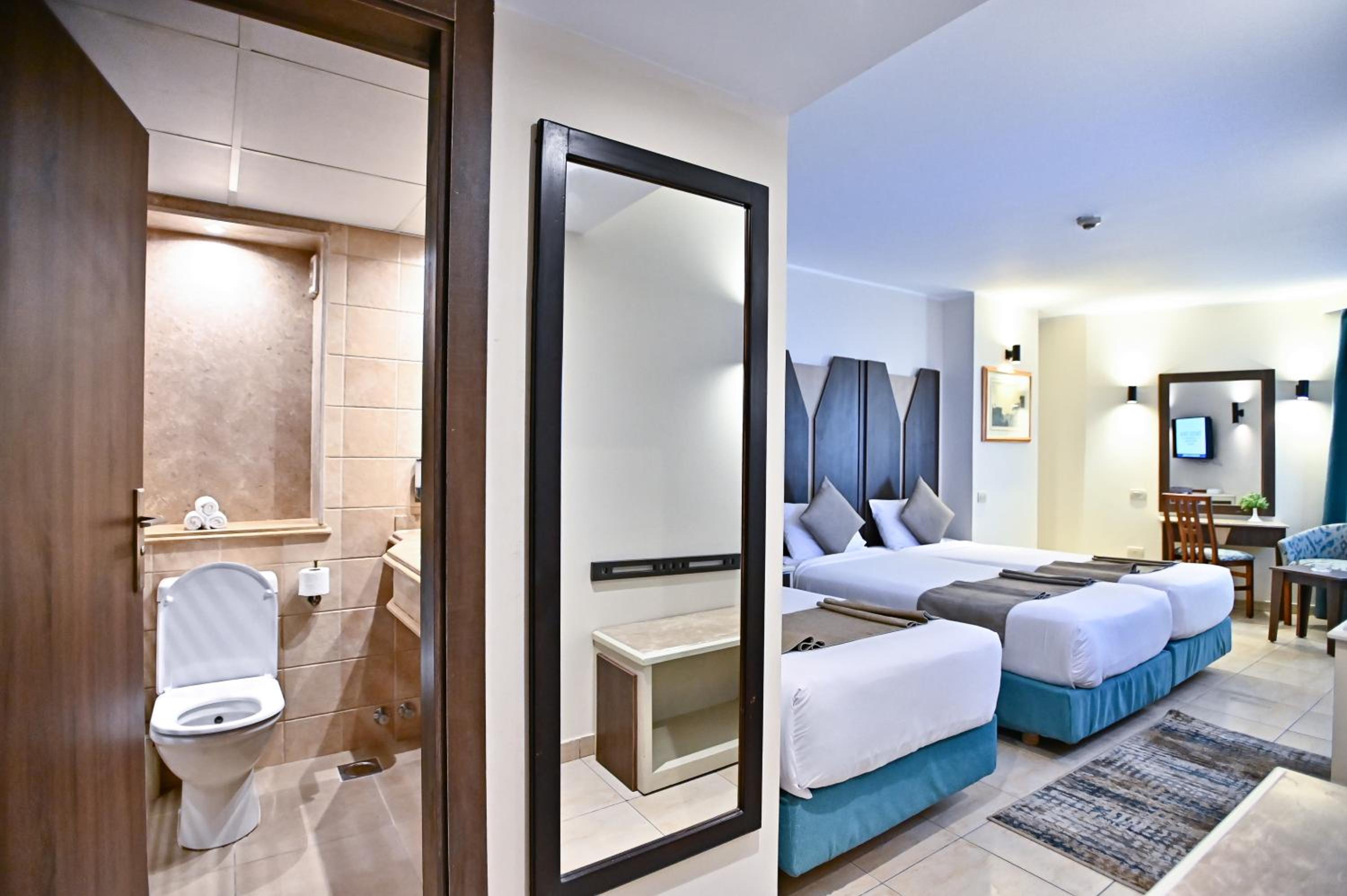 Standard Triple Room photo 2