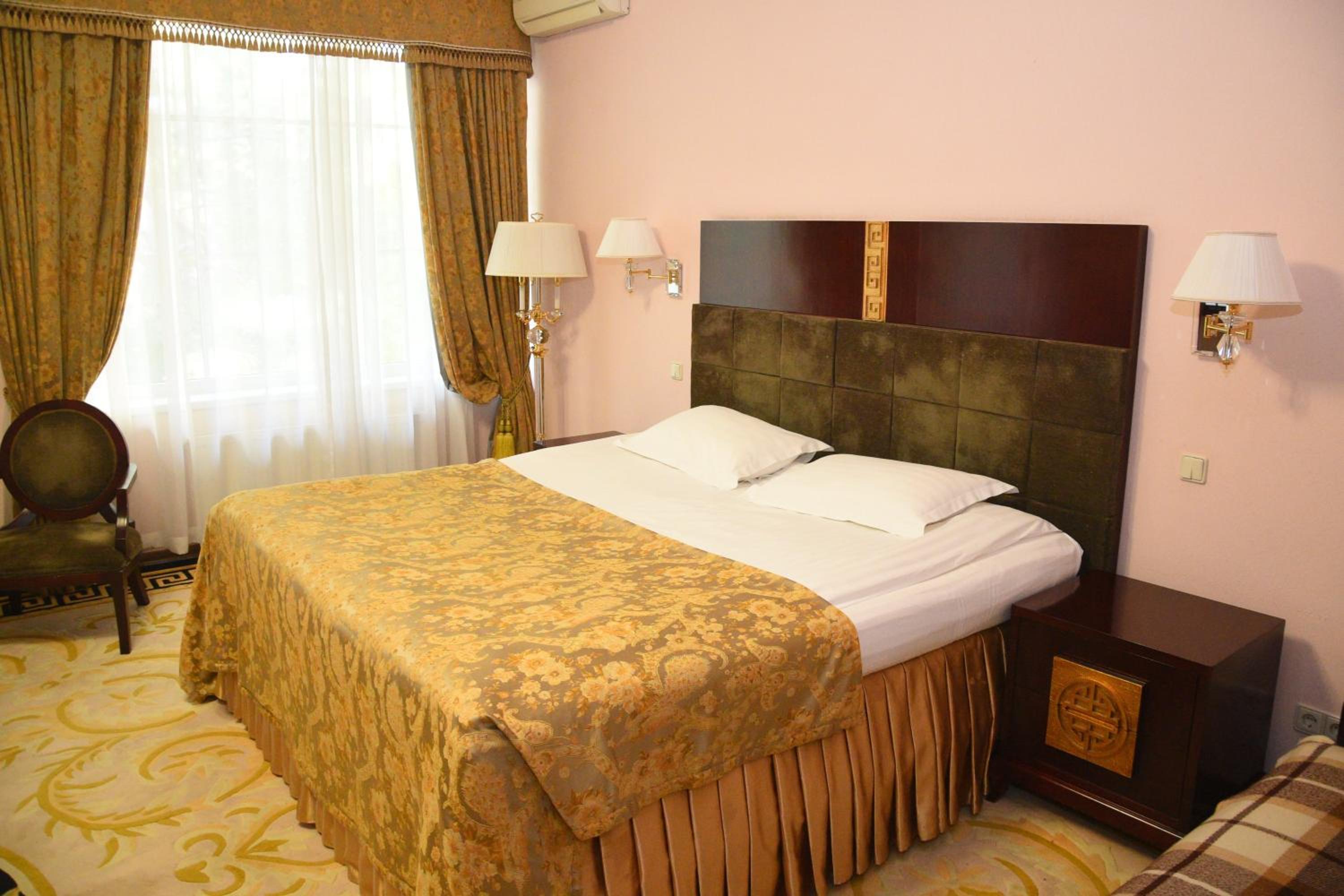 Suite - Photo 2