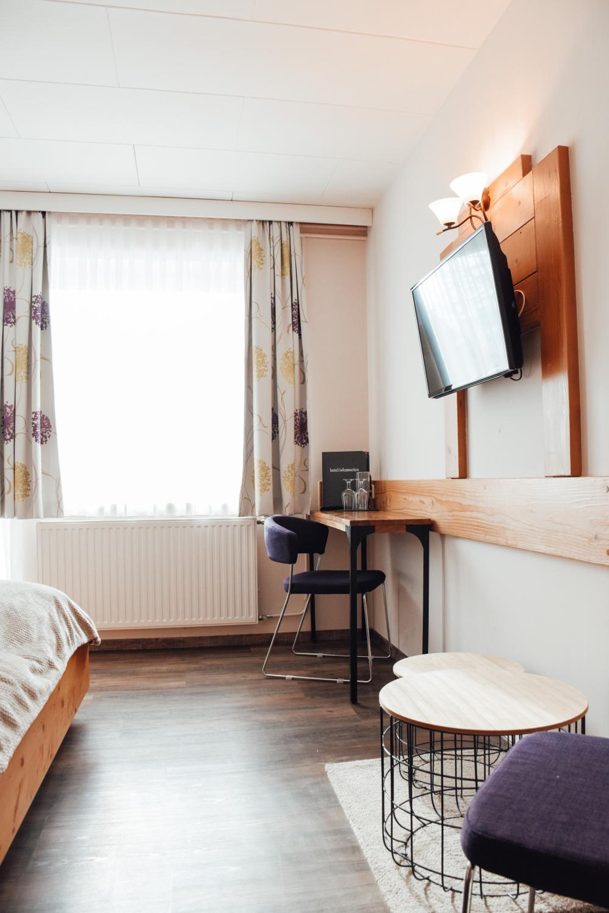 Double Room with Balcony - Photo 5