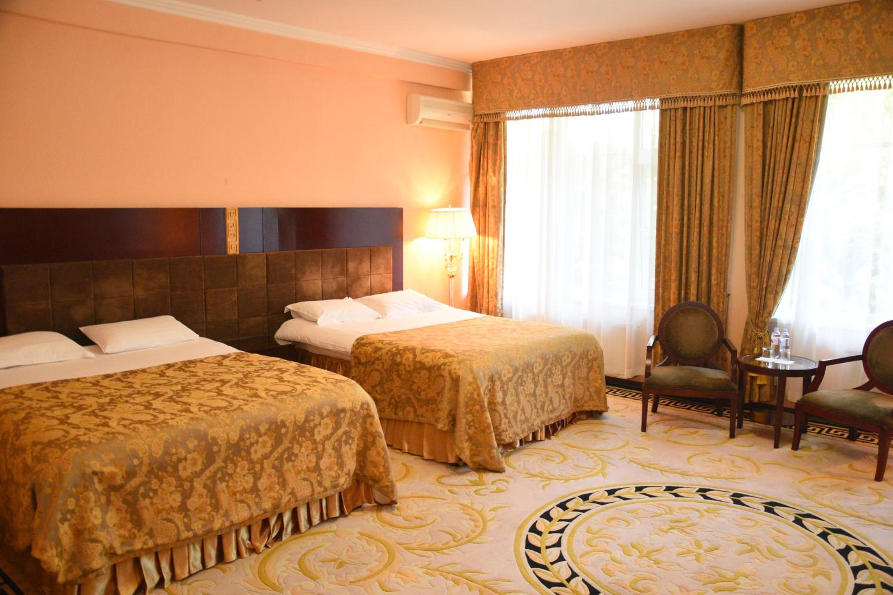 King Room with Two King Beds - Photo 1