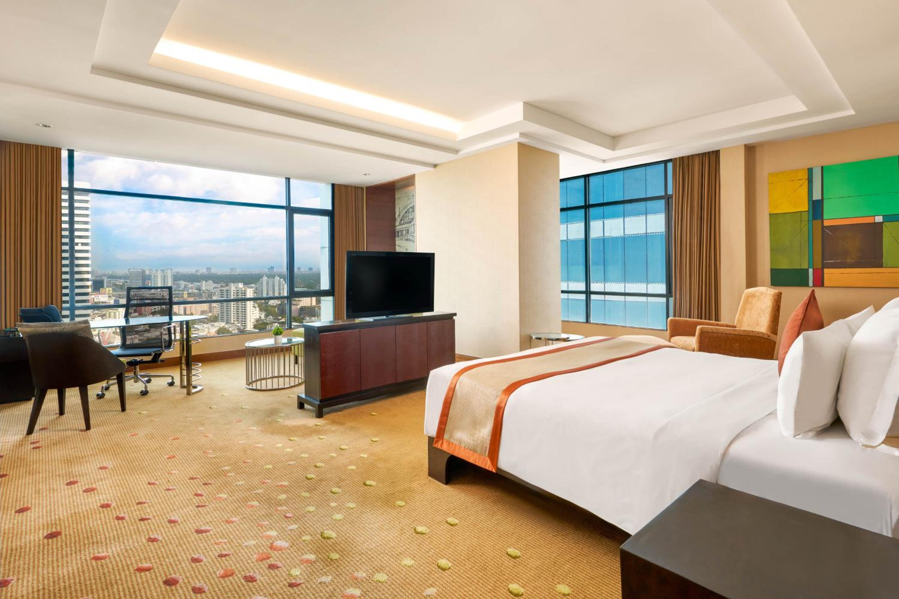 Deluxe Suite