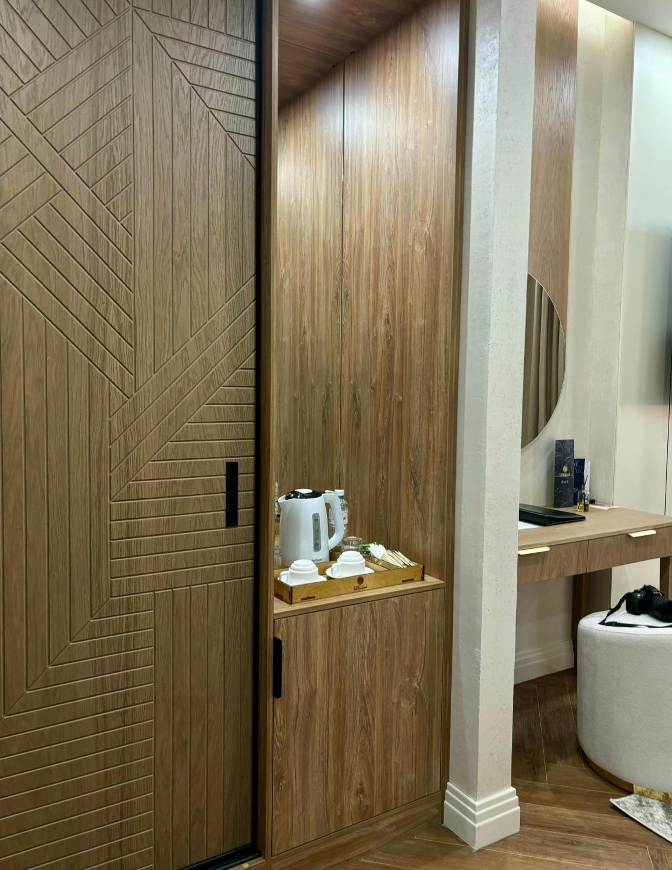Deluxe Room - Photo 9