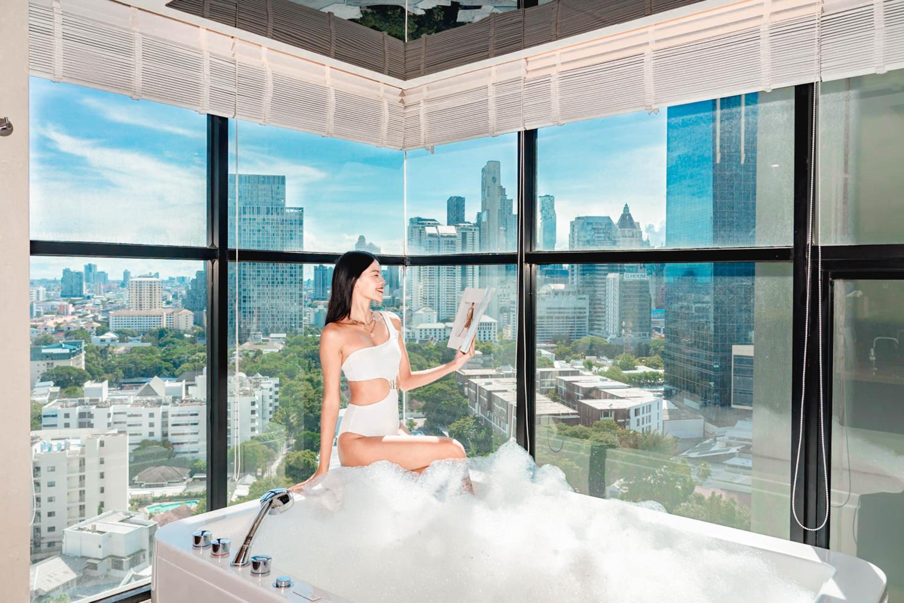 Premier Suite thumbnail 6
